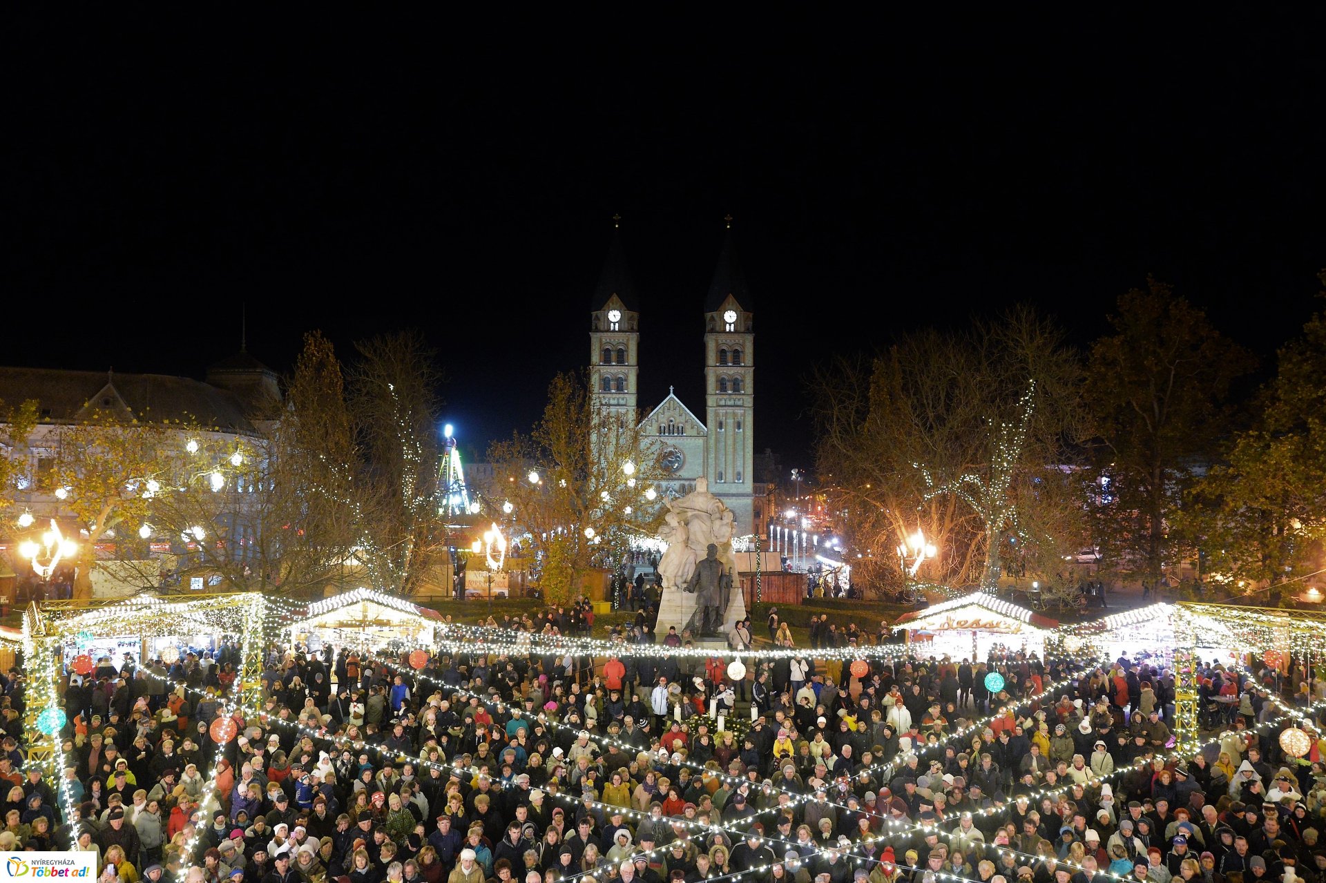 Advent első vasárnapján Nyíregyháza ünnepi díszben