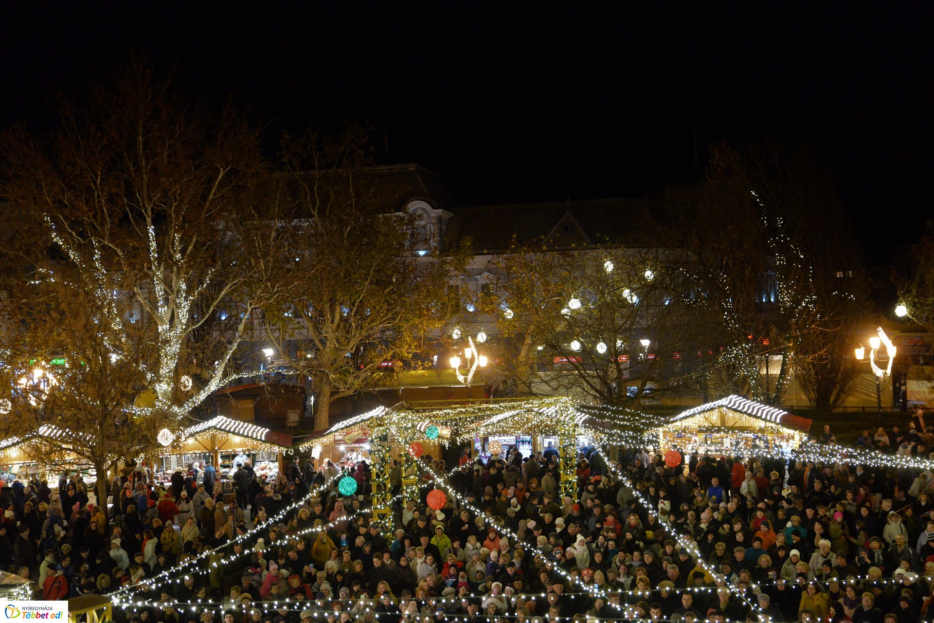 Advent első vasárnapján Nyíregyháza ünnepi díszben