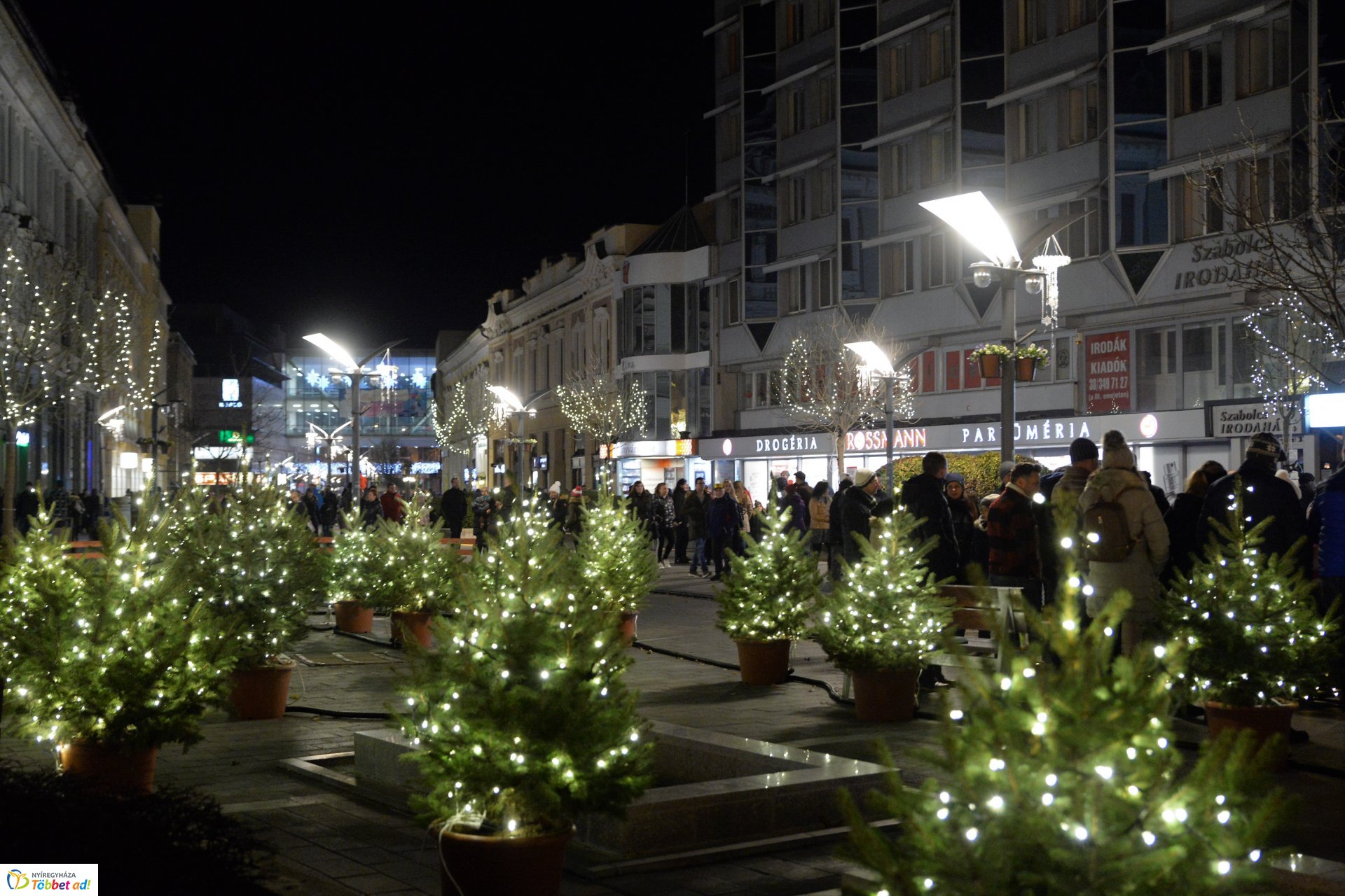 Advent első vasárnapján Nyíregyháza ünnepi díszben