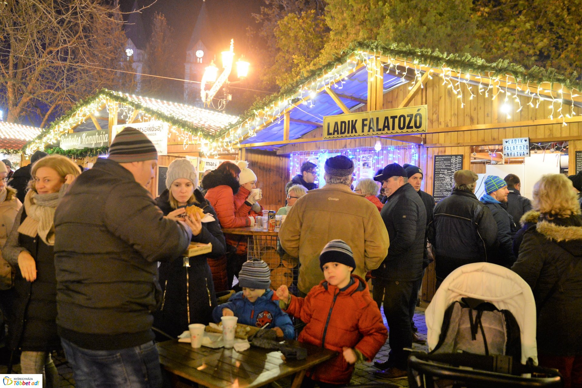 Advent első vasárnapján Nyíregyháza ünnepi díszben