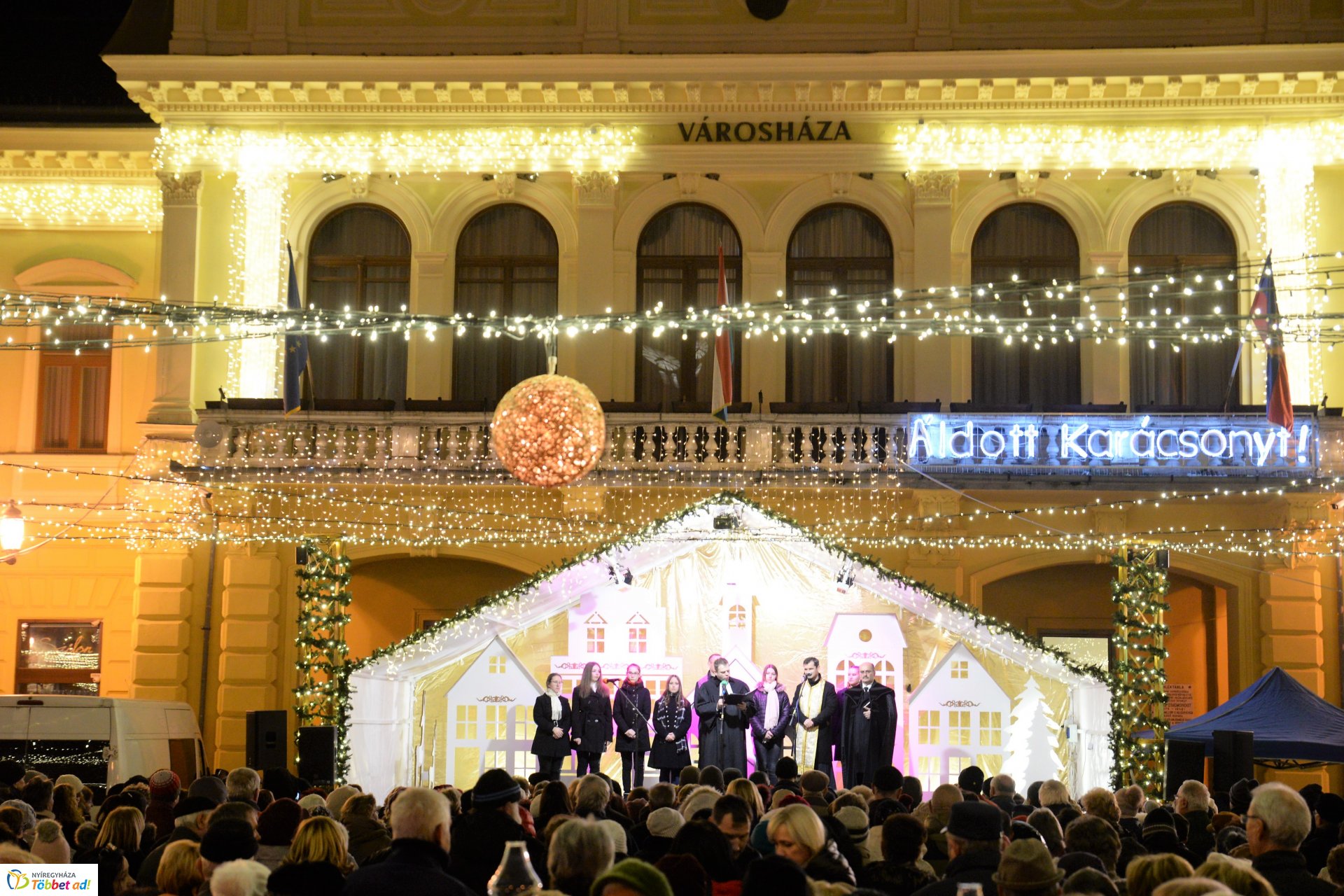 Advent első vasárnapján Nyíregyháza ünnepi díszben