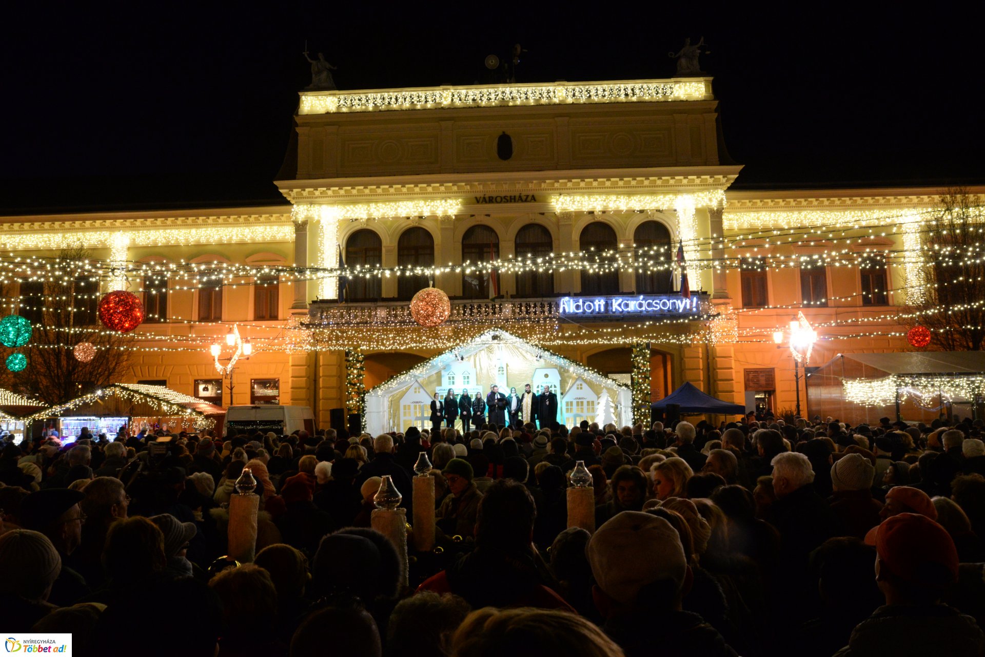 Advent első vasárnapján Nyíregyháza ünnepi díszben