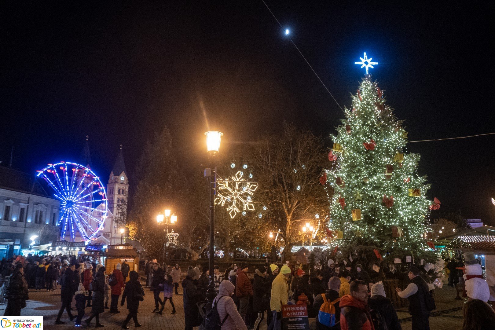 Így gyújtották meg advent második gyertyáját a Kossuth téren!