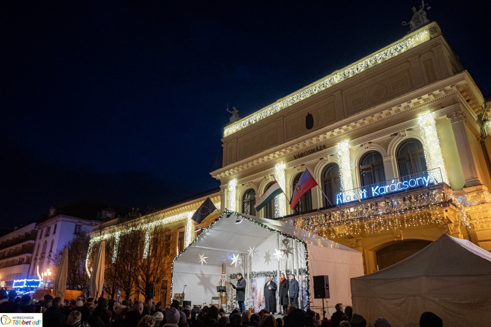 Így gyújtották meg advent második gyertyáját a Kossuth téren!