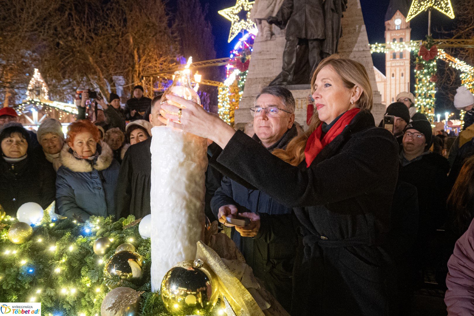 Így gyújtották meg advent második gyertyáját a Kossuth téren!