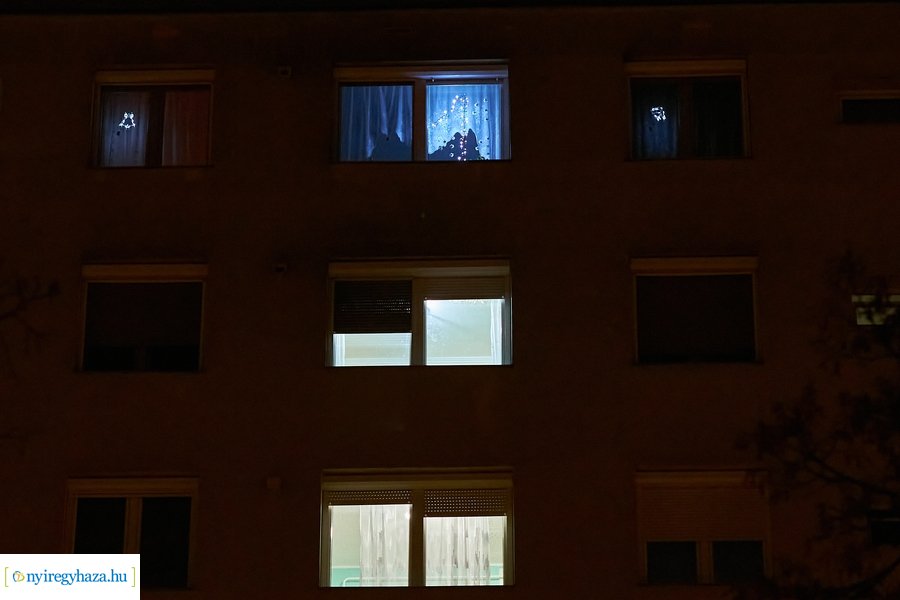 Adventi fény kivilágítása a Jósavárosban