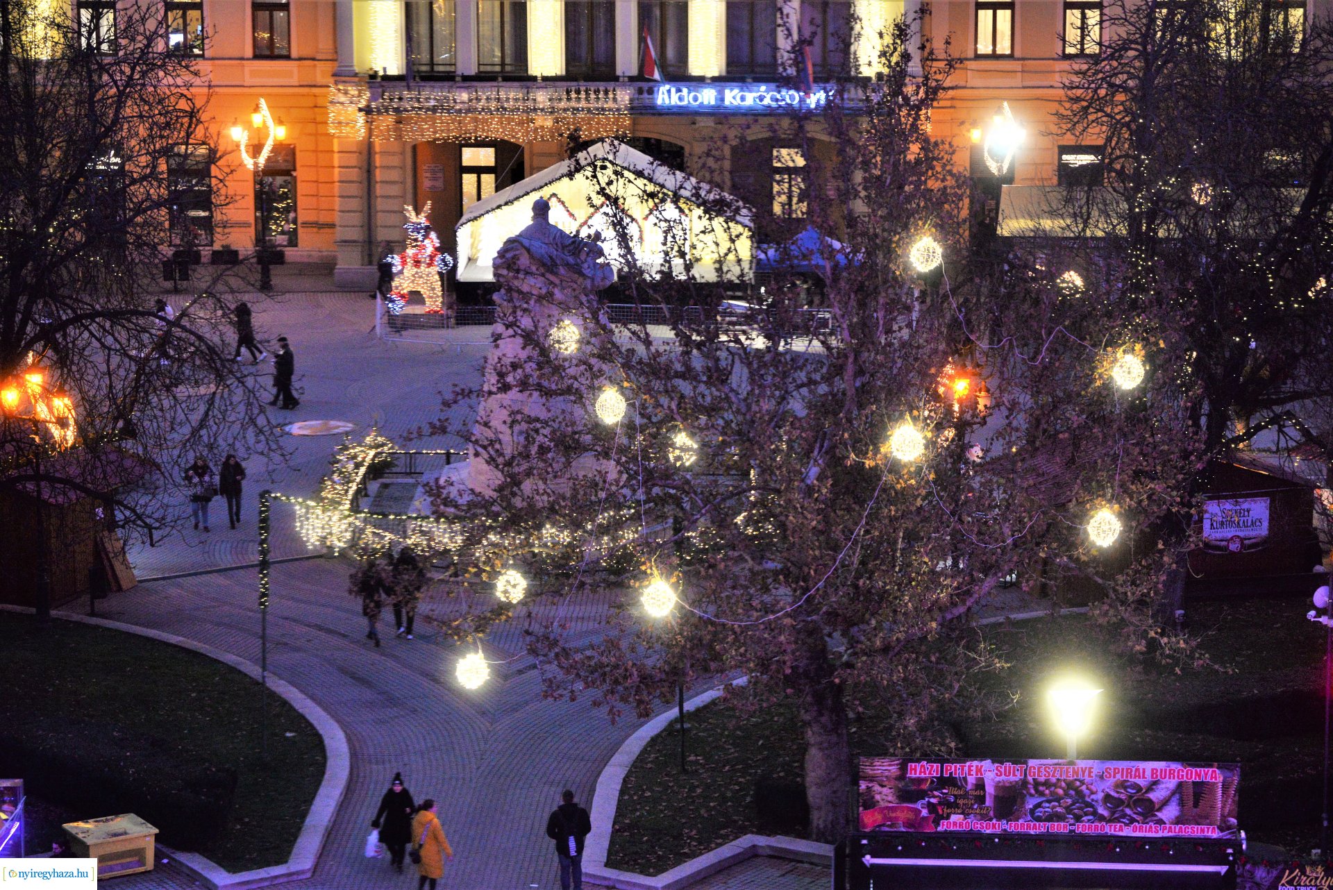 Adventi fények 2022