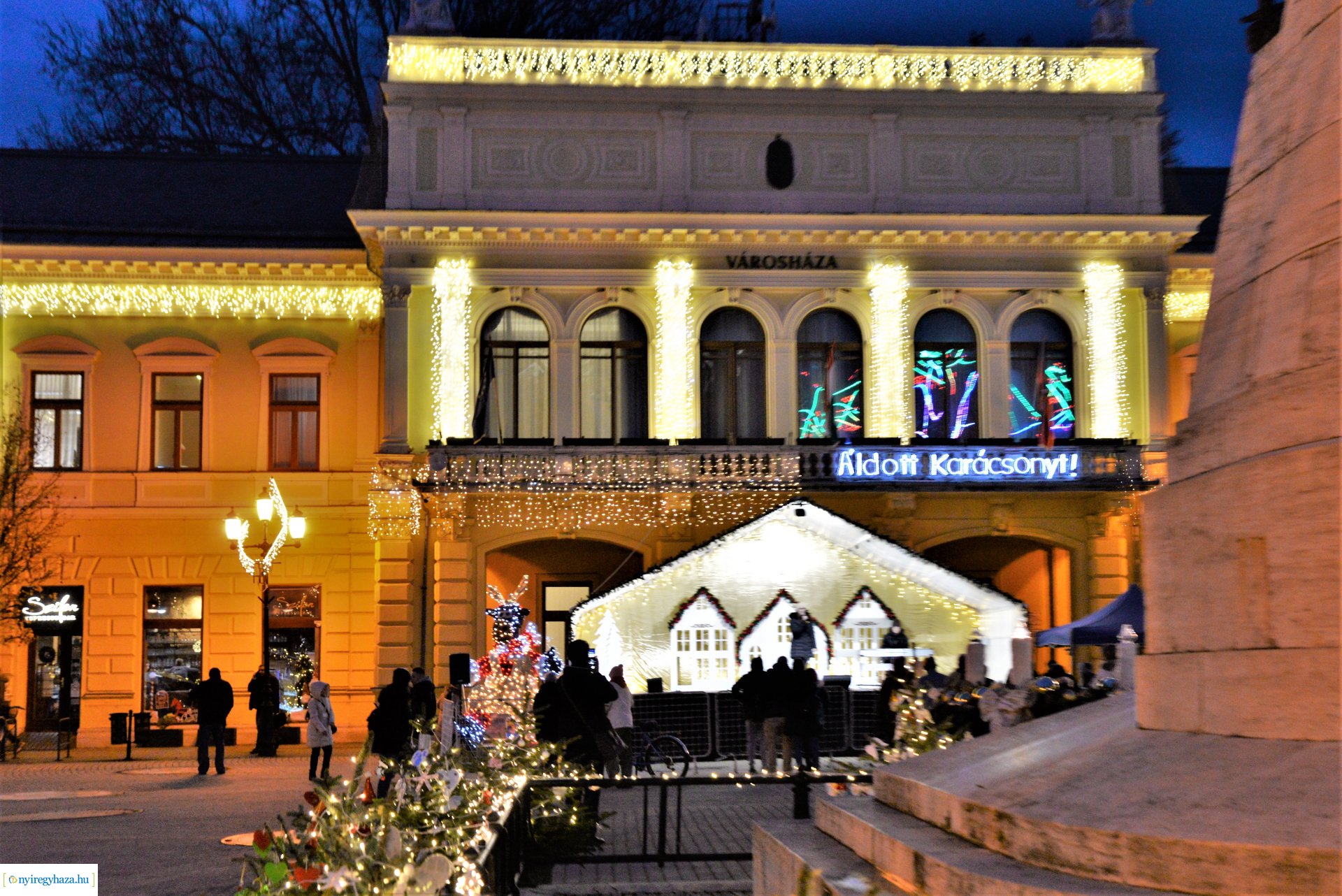 Adventi fények 2022