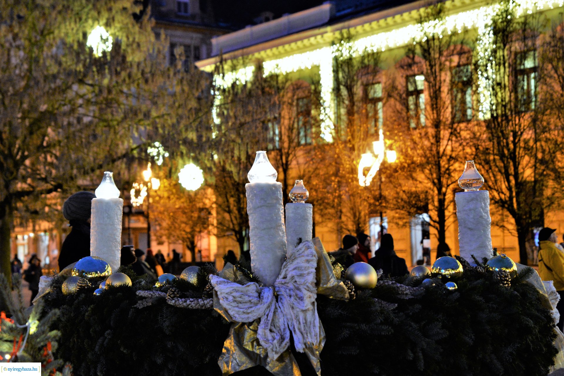 Adventi fények 2022