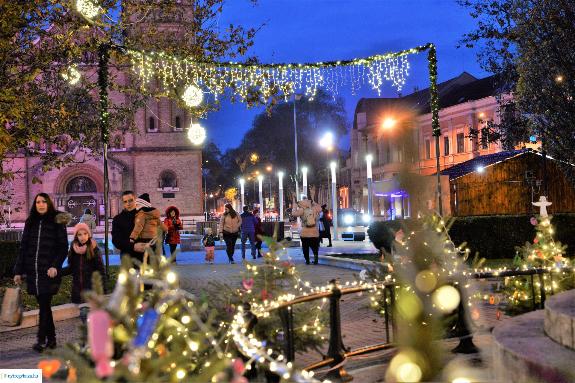 Adventi fények 2022