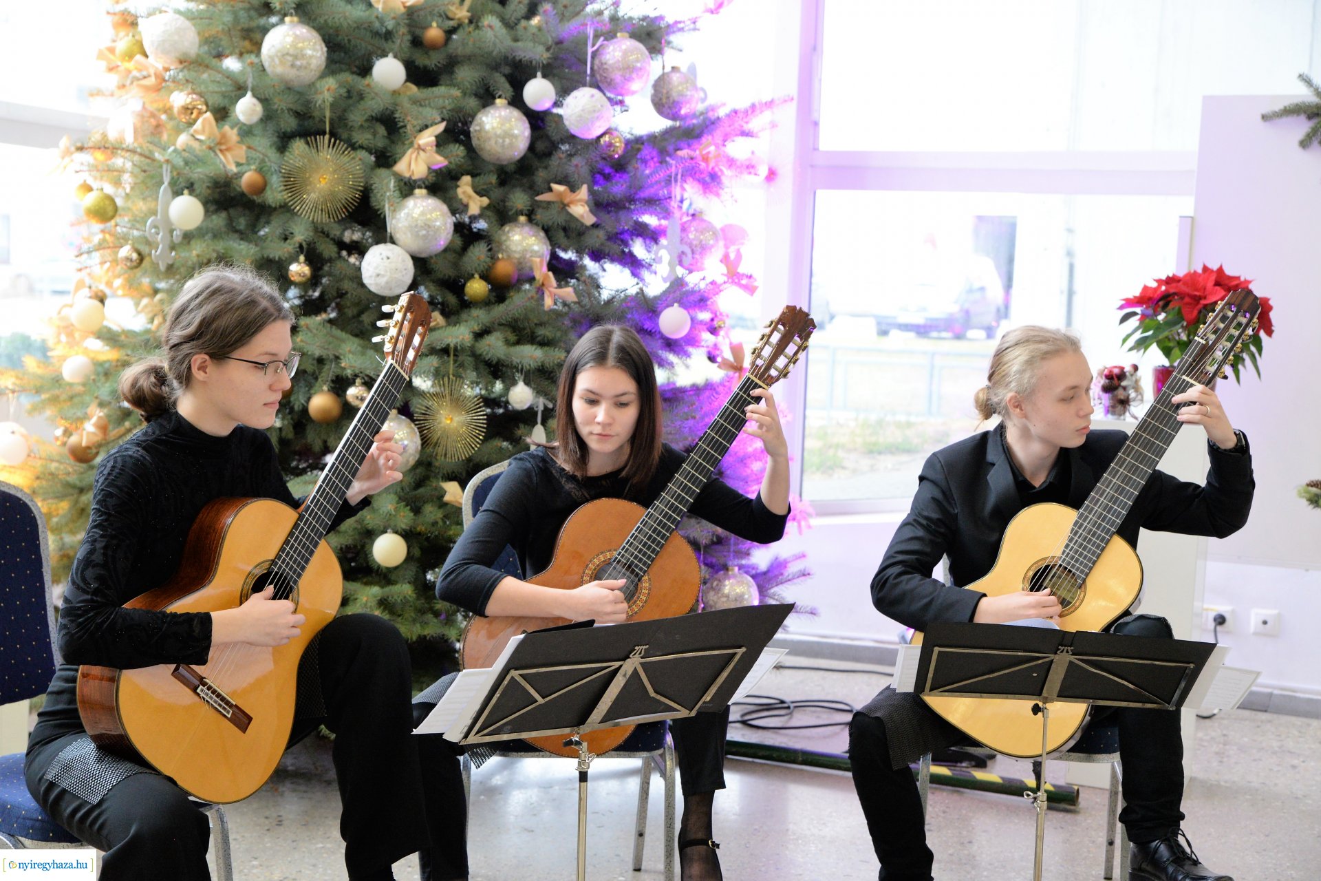 Adventi koszorúverseny eredményhirdetése a Váci Mihály Kulturális Központban