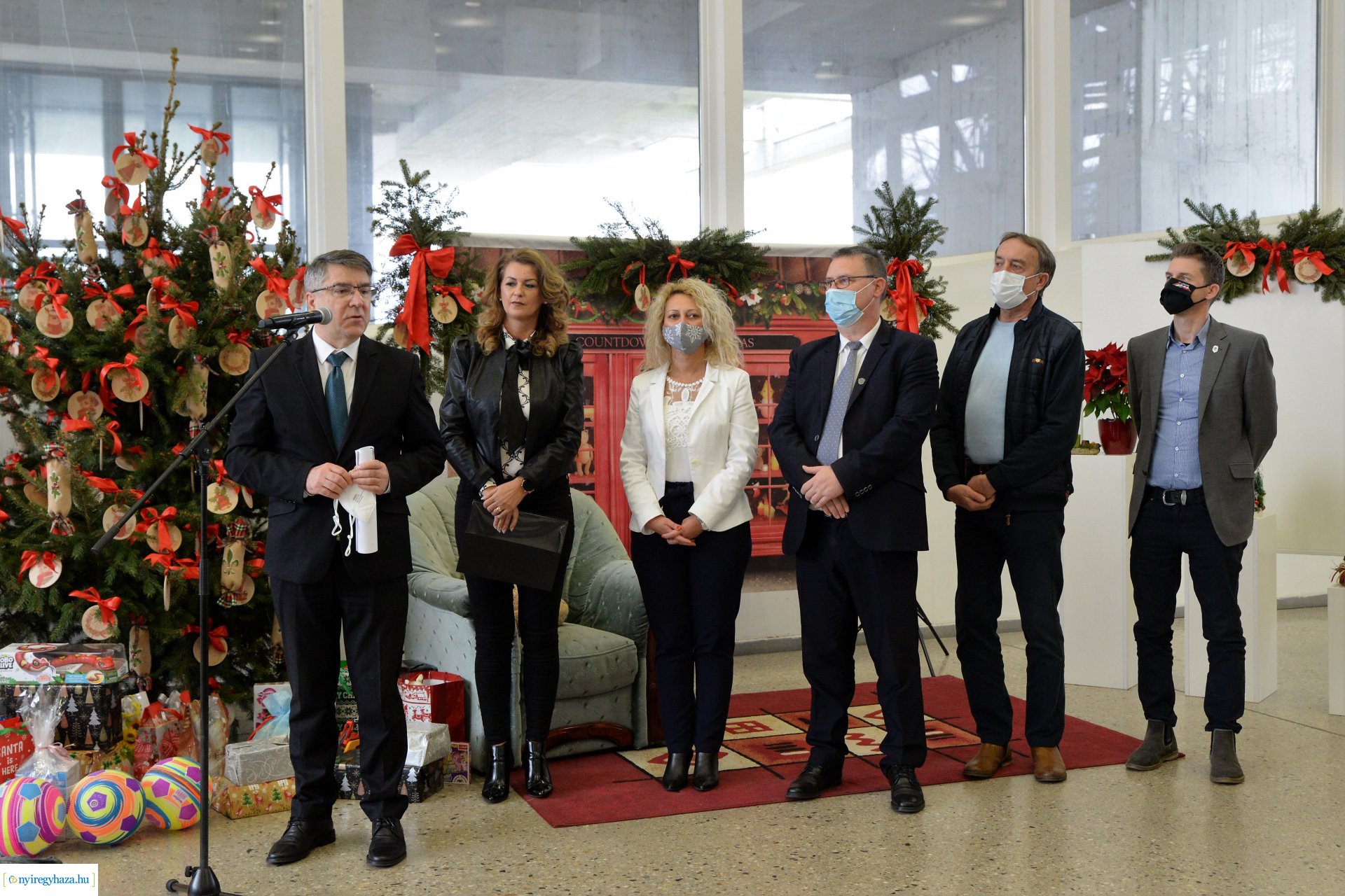 Adventi koszorúverseny eredményhirdetése a Váci Mihály Kulturális Központban