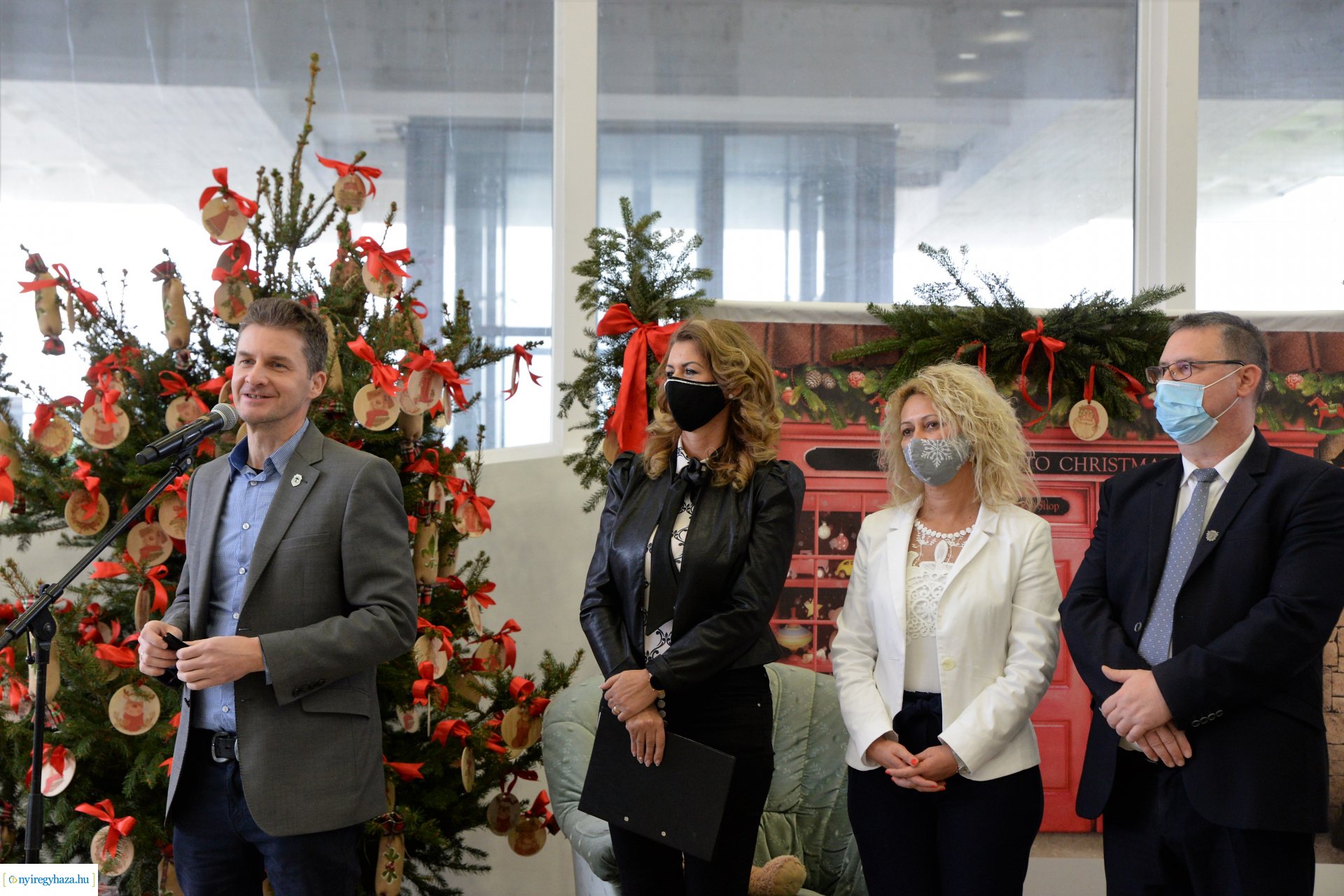 Adventi koszorúverseny eredményhirdetése a Váci Mihály Kulturális Központban