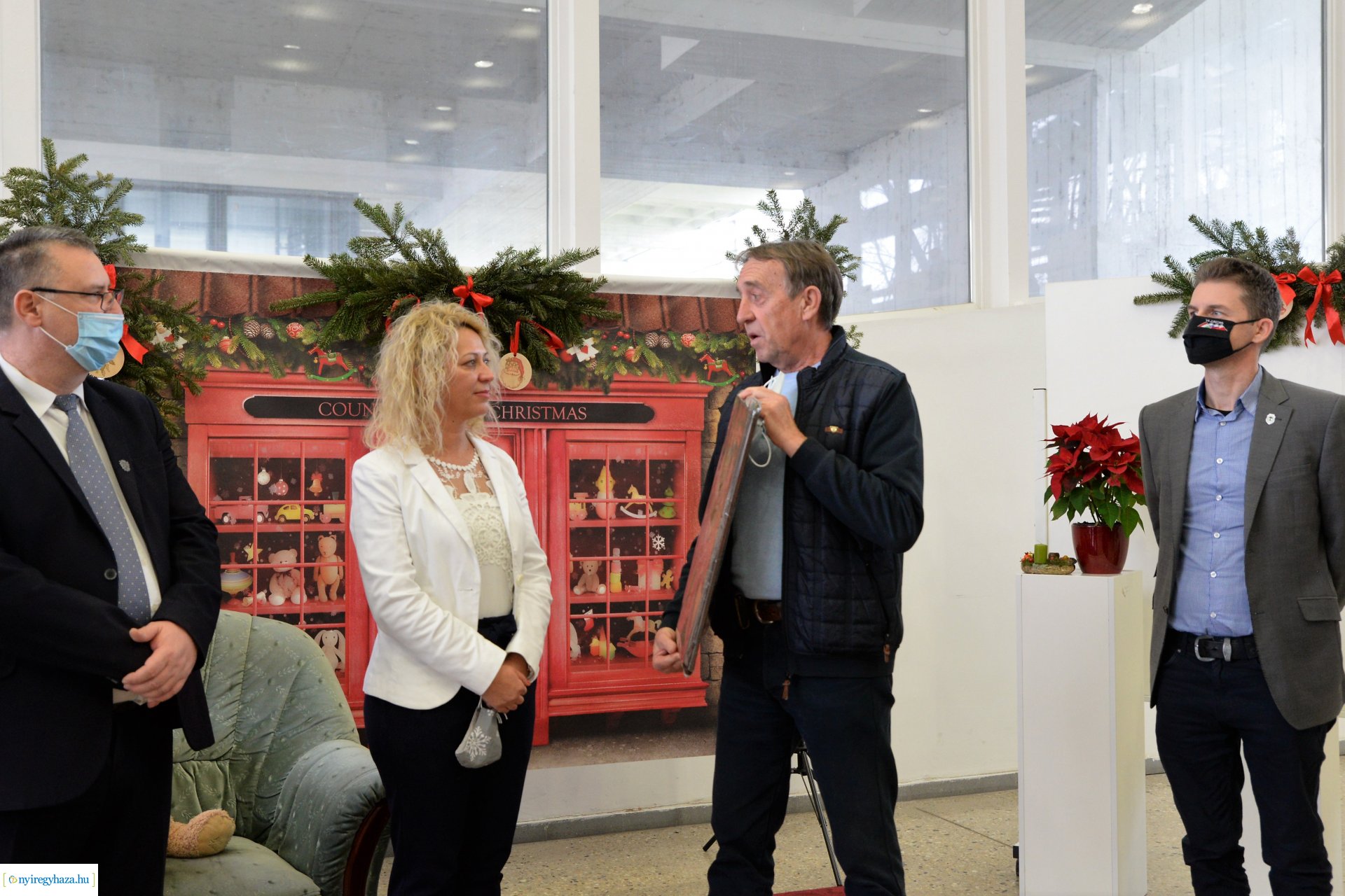 Adventi koszorúverseny eredményhirdetése a Váci Mihály Kulturális Központban