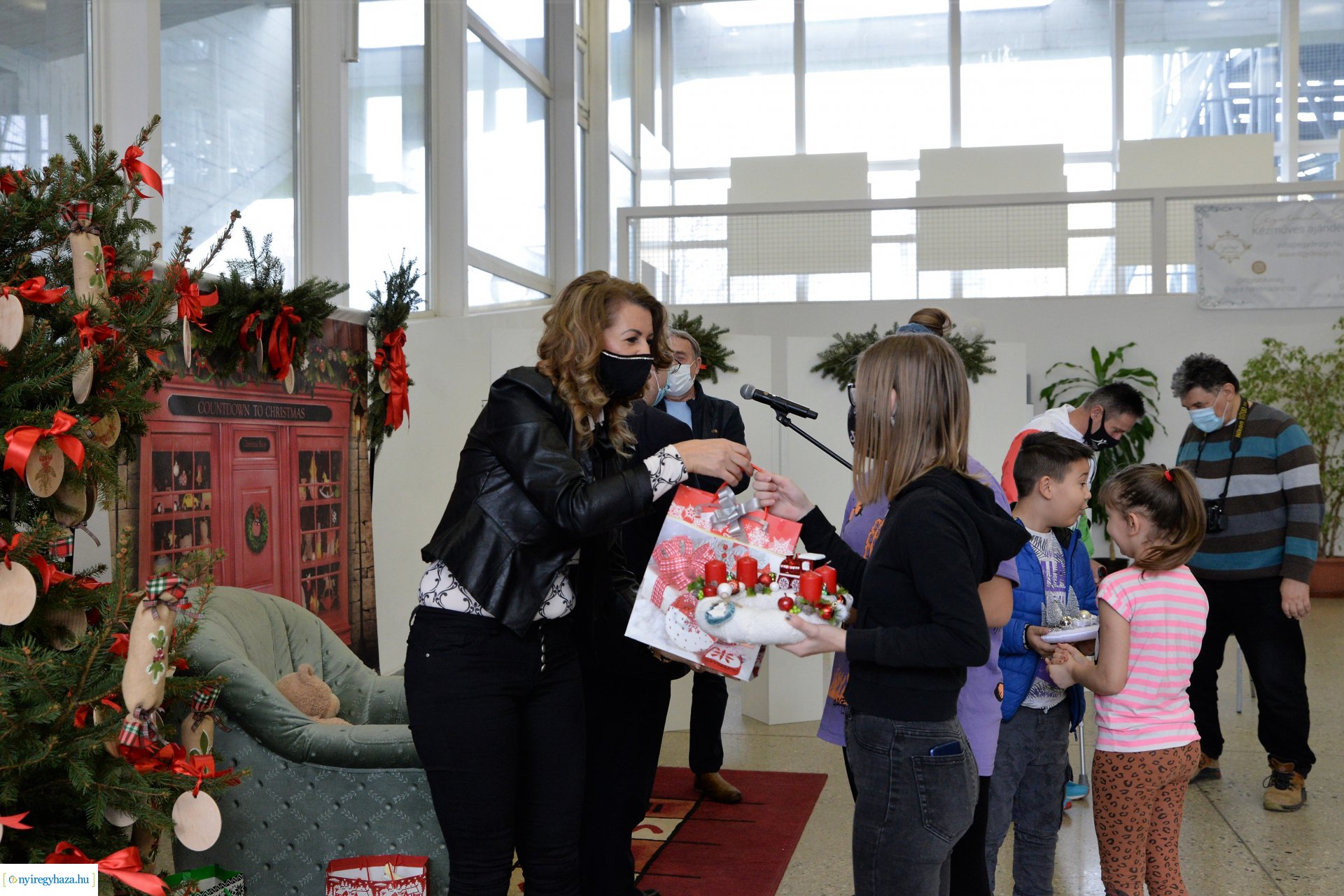 Adventi koszorúverseny eredményhirdetése a Váci Mihály Kulturális Központban