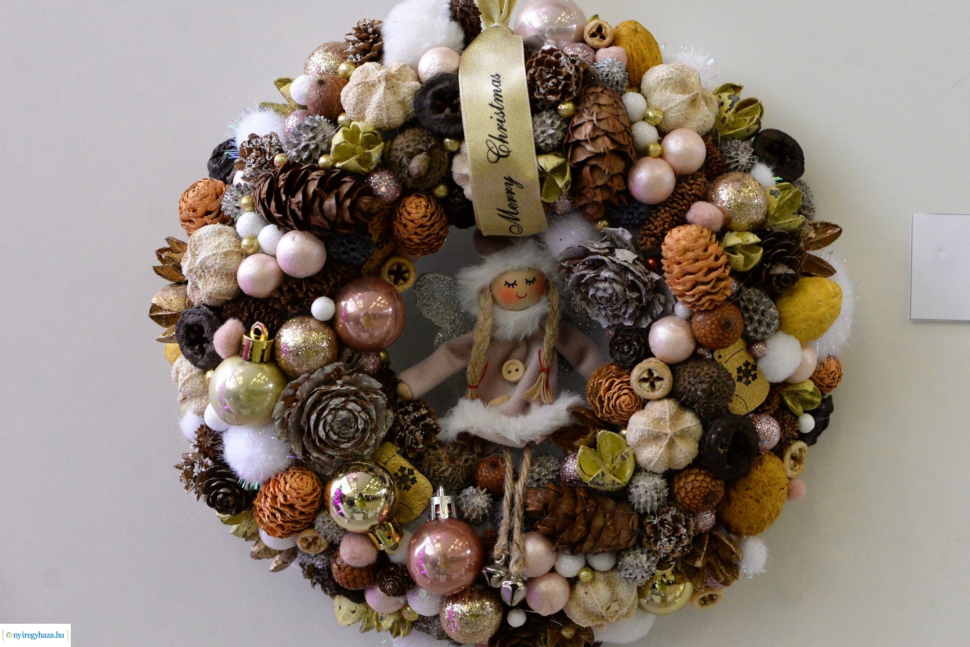 Adventi koszorúverseny eredményhirdetése a Váci Mihály Kulturális Központban