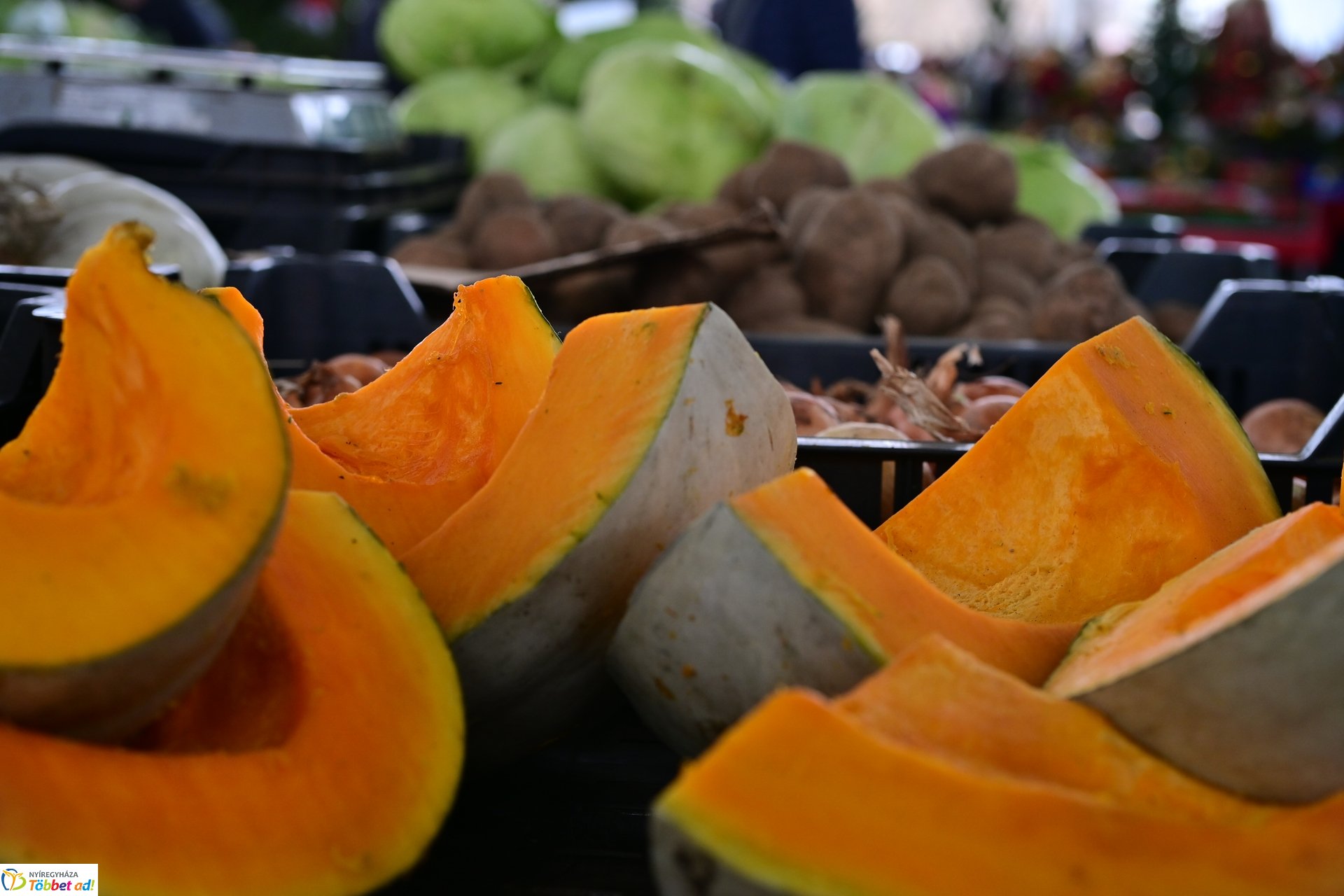 Karácsonyra készülve a Búza téri piacon - 2024