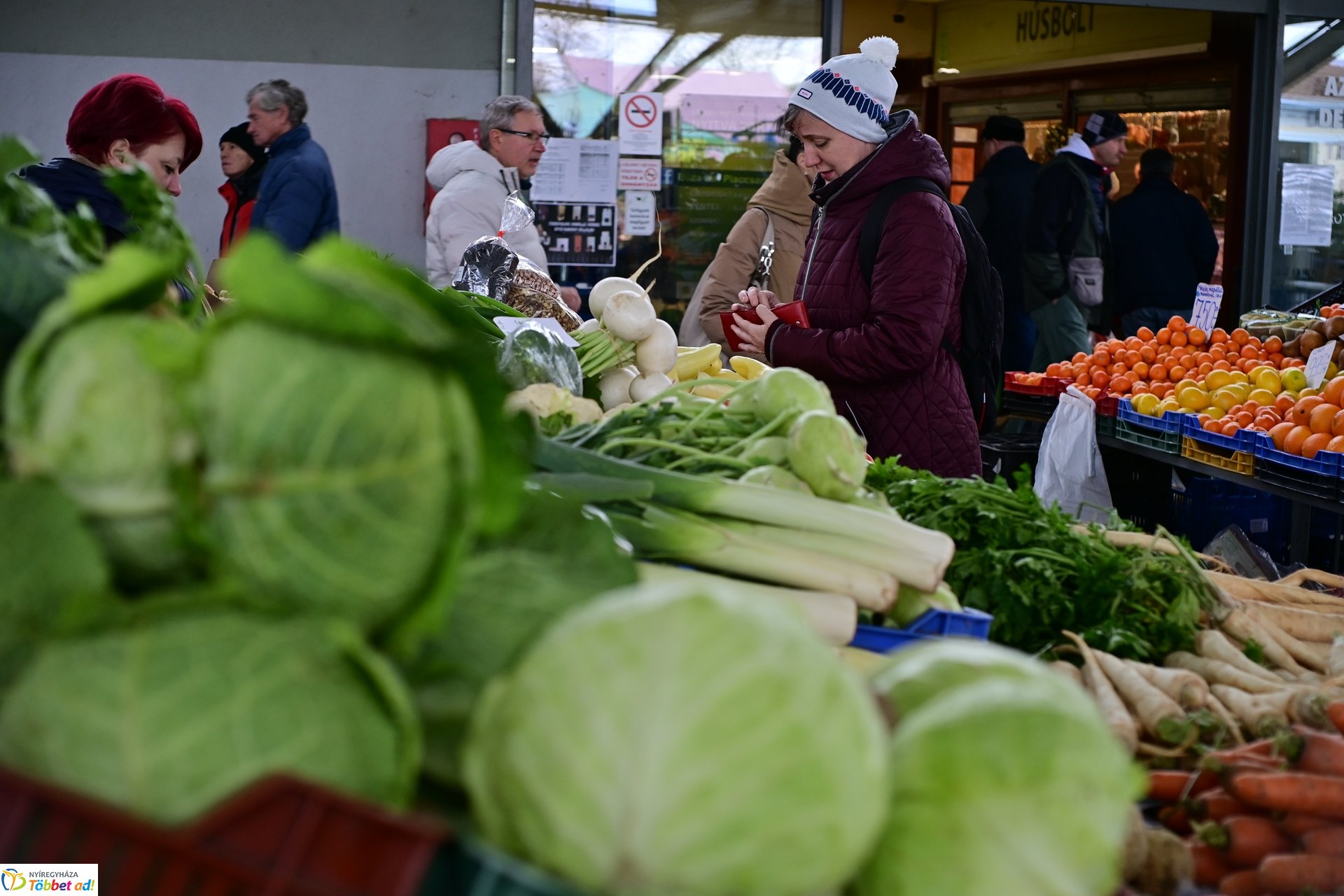 Karácsonyra készülve a Búza téri piacon - 2024