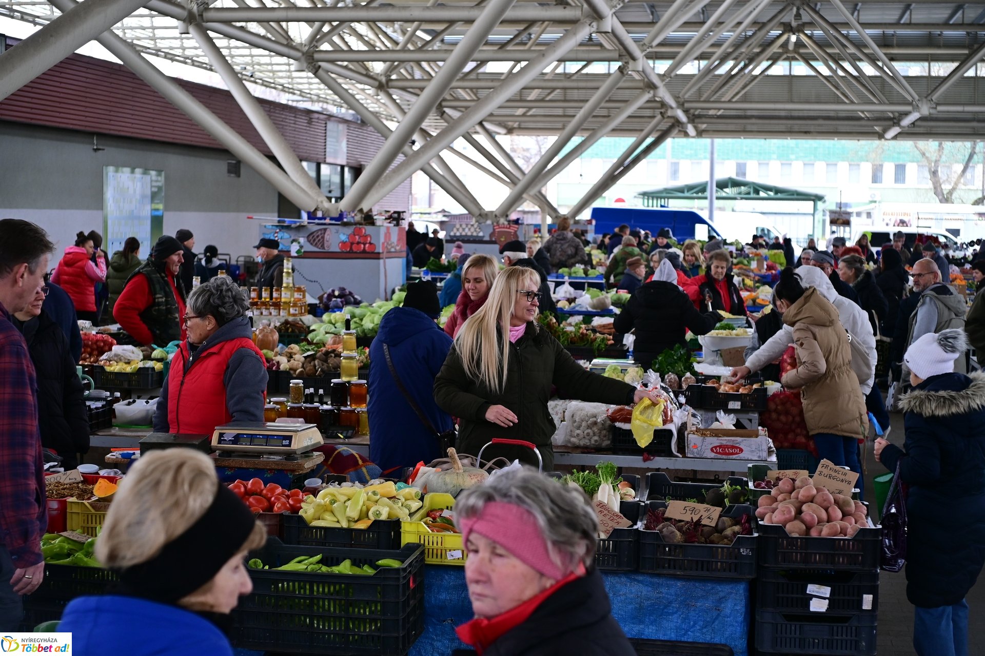 Karácsonyra készülve a Búza téri piacon - 2024