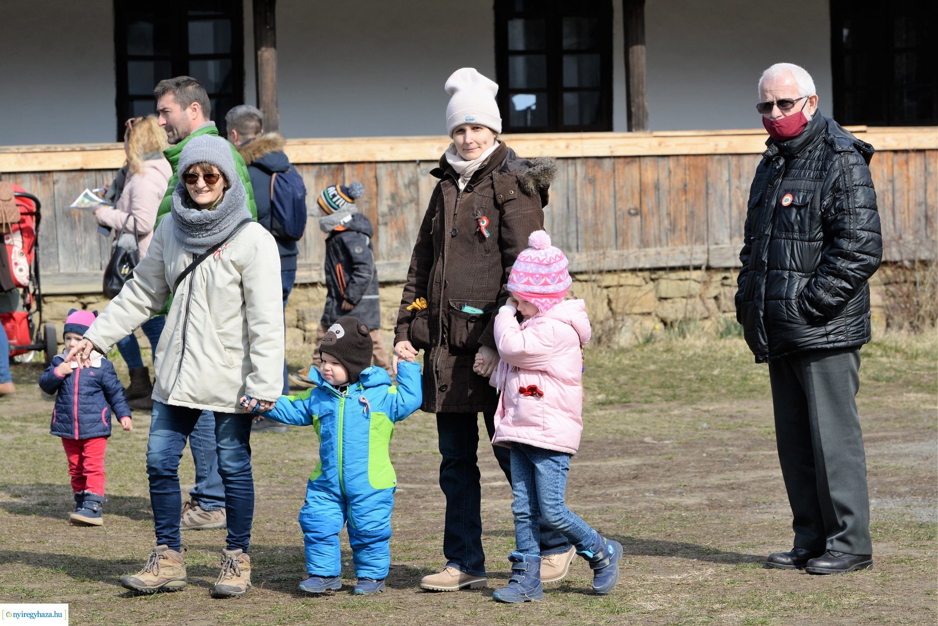 Ágyúdörgés, kiállításmegnyitó, kincsvadászat a Sóstói Múzeumfaluban március 15-én