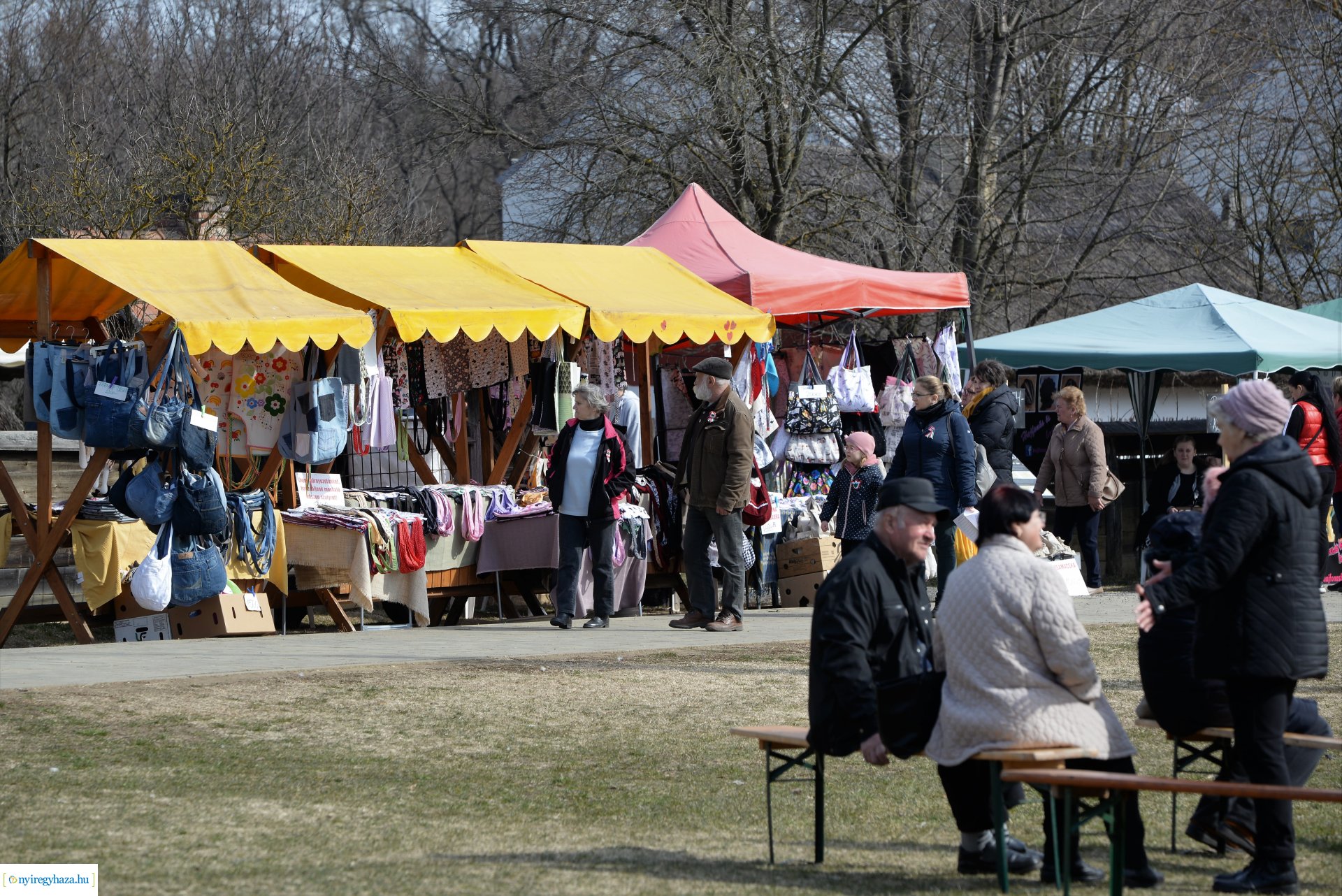 Ágyúdörgés, kiállításmegnyitó, kincsvadászat a Sóstói Múzeumfaluban március 15-én