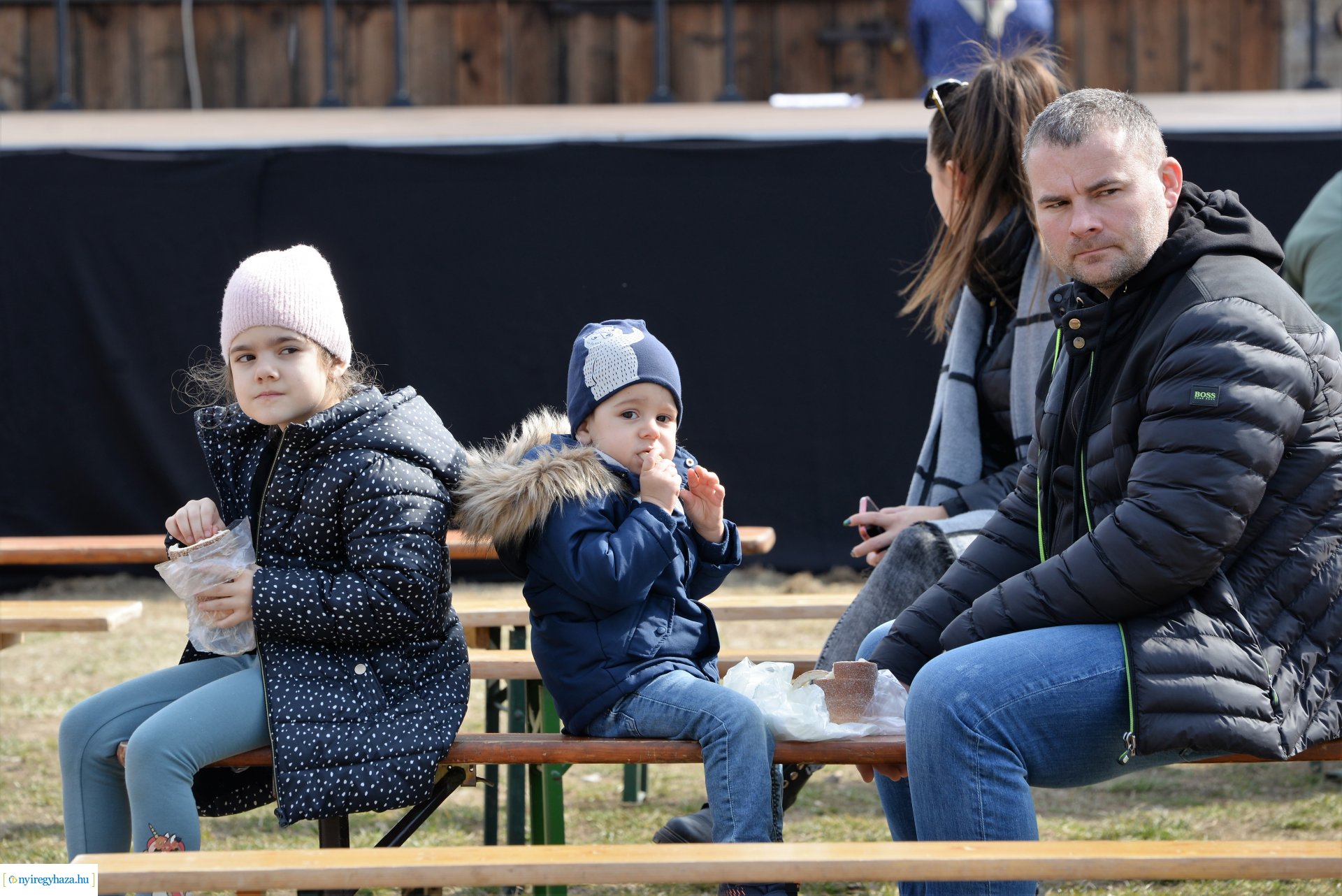 Ágyúdörgés, kiállításmegnyitó, kincsvadászat a Sóstói Múzeumfaluban március 15-én