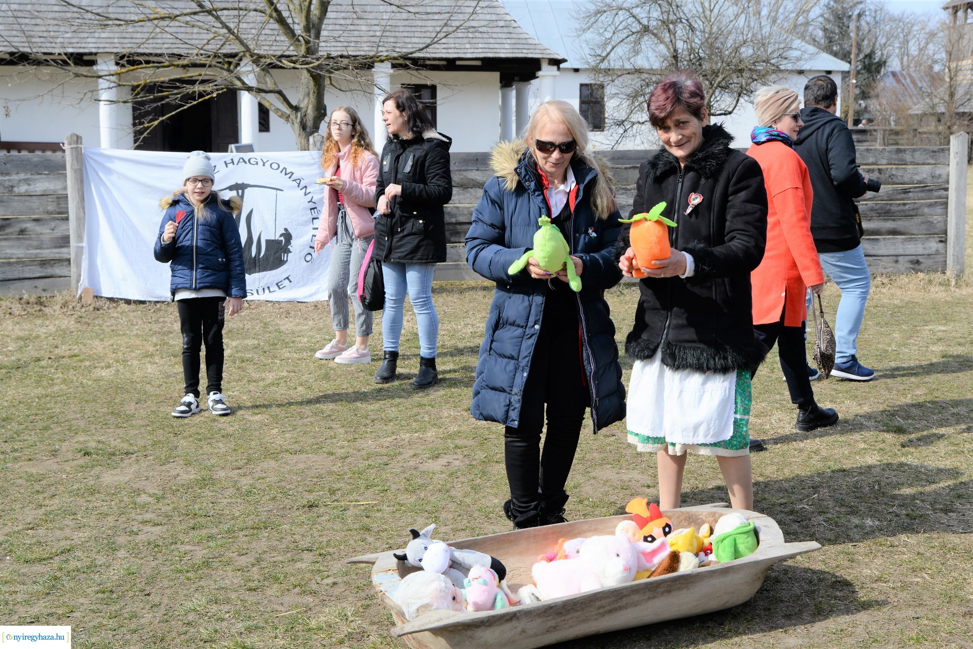 Ágyúdörgés, kiállításmegnyitó, kincsvadászat a Sóstói Múzeumfaluban március 15-én