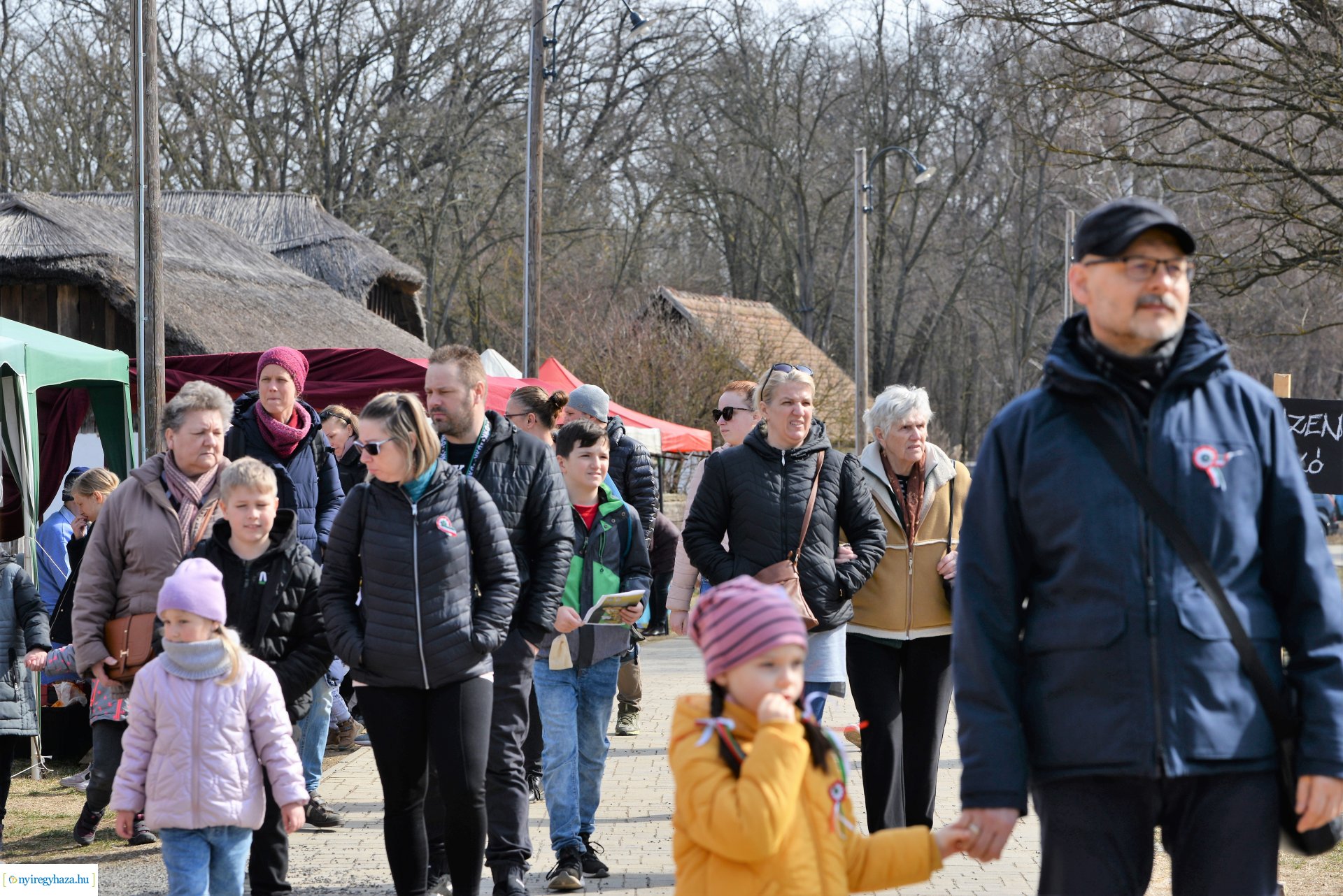 Ágyúdörgés, kiállításmegnyitó, kincsvadászat a Sóstói Múzeumfaluban március 15-én