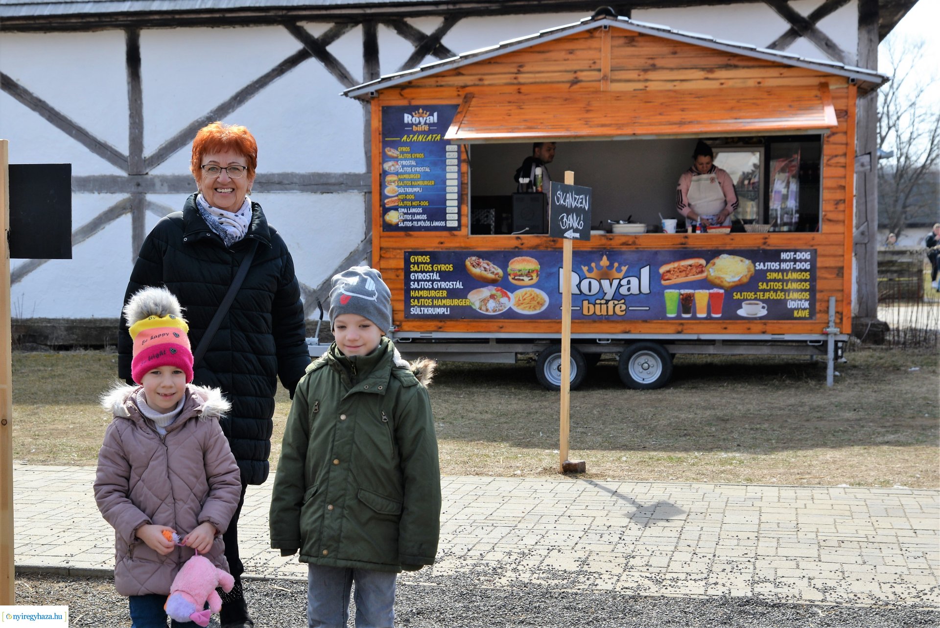 Ágyúdörgés, kiállításmegnyitó, kincsvadászat a Sóstói Múzeumfaluban március 15-én
