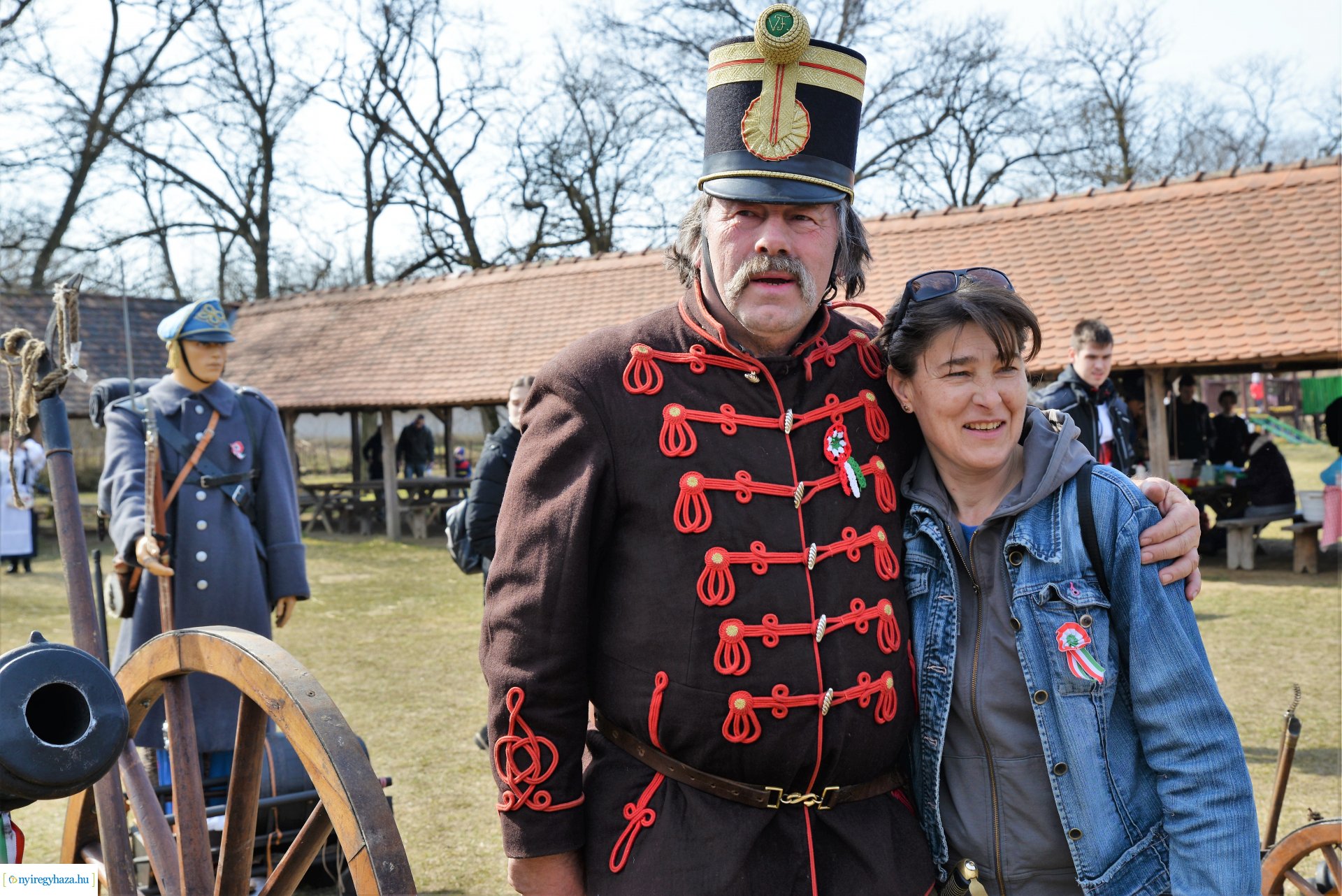 Ágyúdörgés, kiállításmegnyitó, kincsvadászat a Sóstói Múzeumfaluban március 15-én
