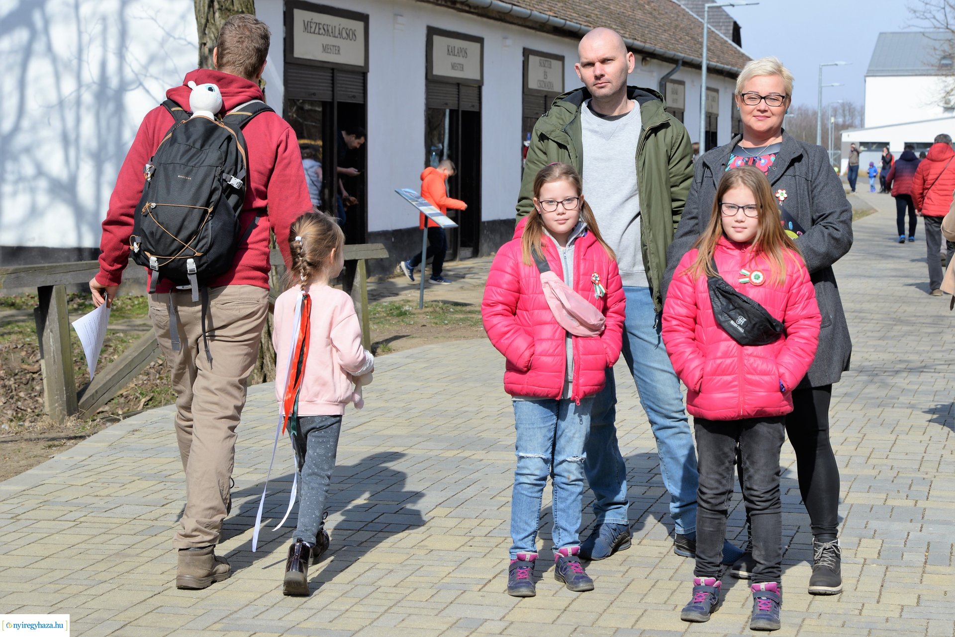 Ágyúdörgés, kiállításmegnyitó, kincsvadászat a Sóstói Múzeumfaluban március 15-én