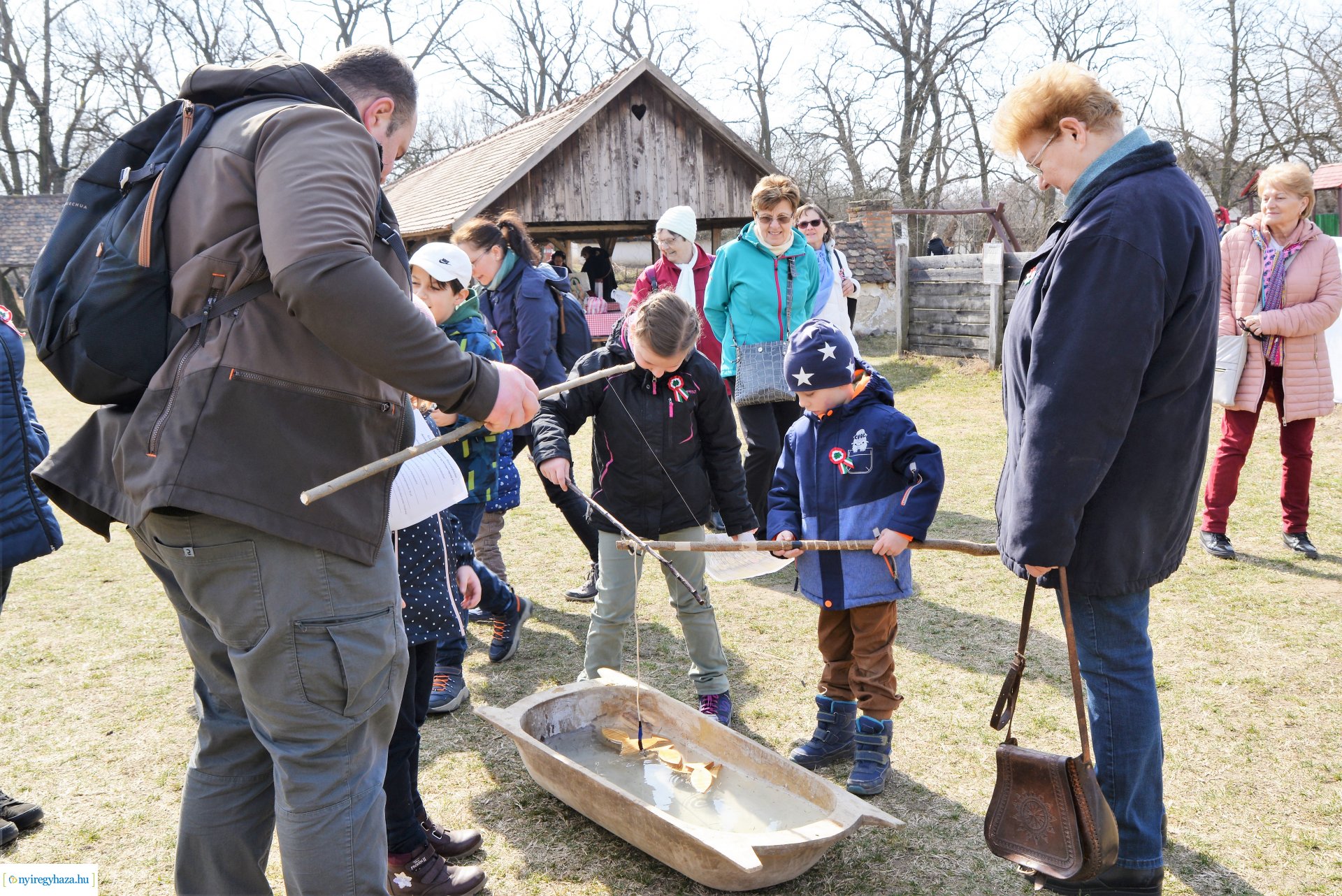 Ágyúdörgés, kiállításmegnyitó, kincsvadászat a Sóstói Múzeumfaluban március 15-én