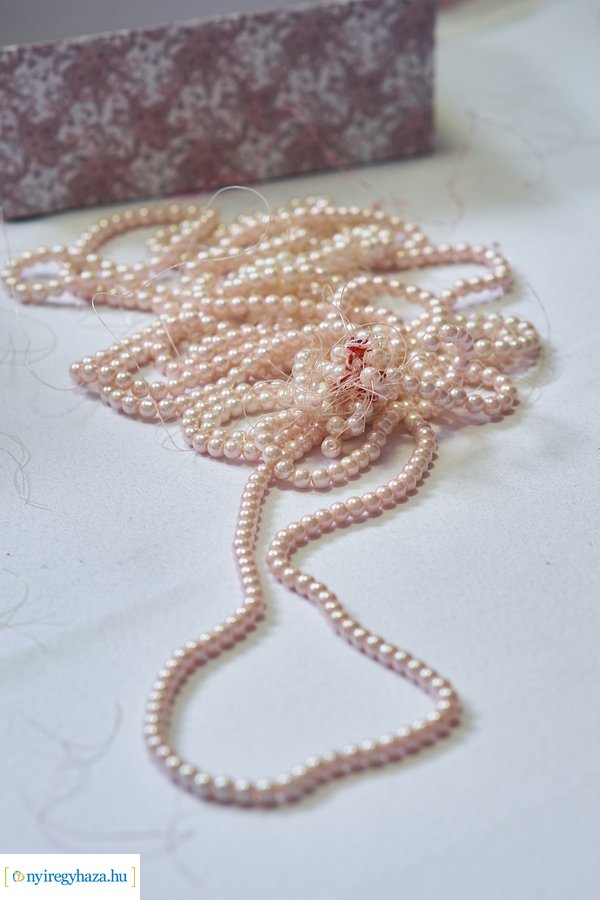 Ajándék gyöngy karkötők