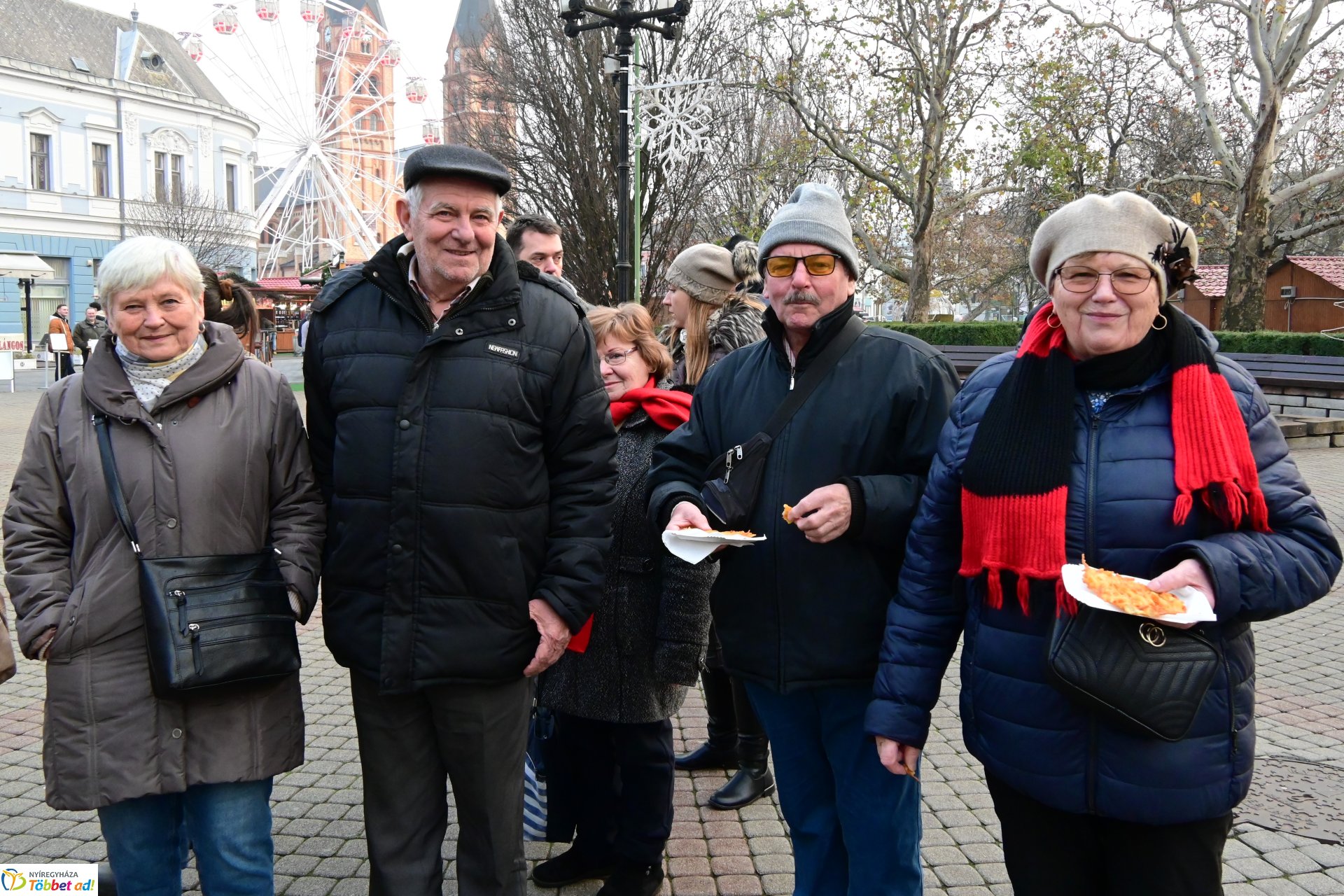 Ajándék lapcsánka osztás a Kossuth téren