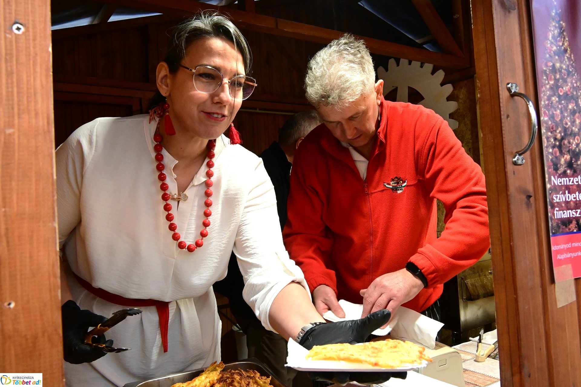 Ajándék lapcsánka osztás a Kossuth téren