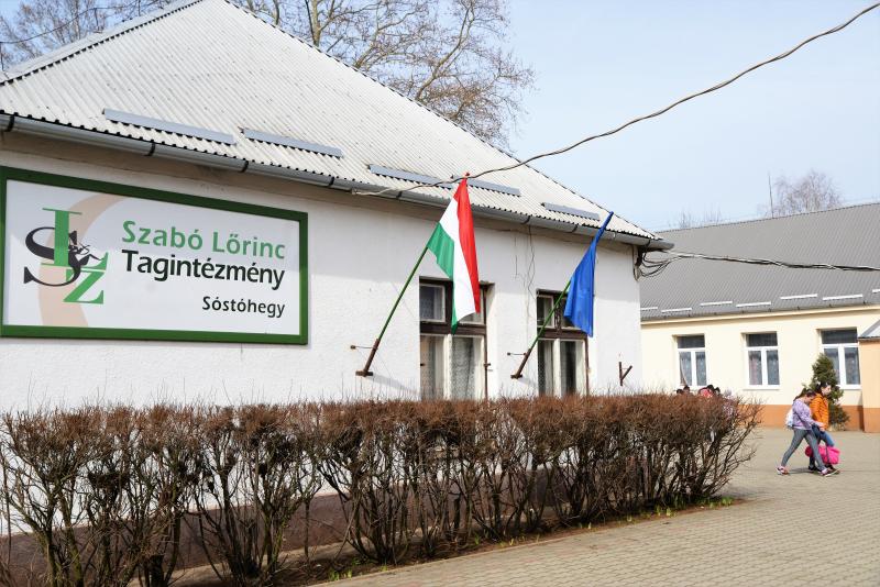 Akvárium átadó ünnepség a Szabó Lőrinc tagintézményben