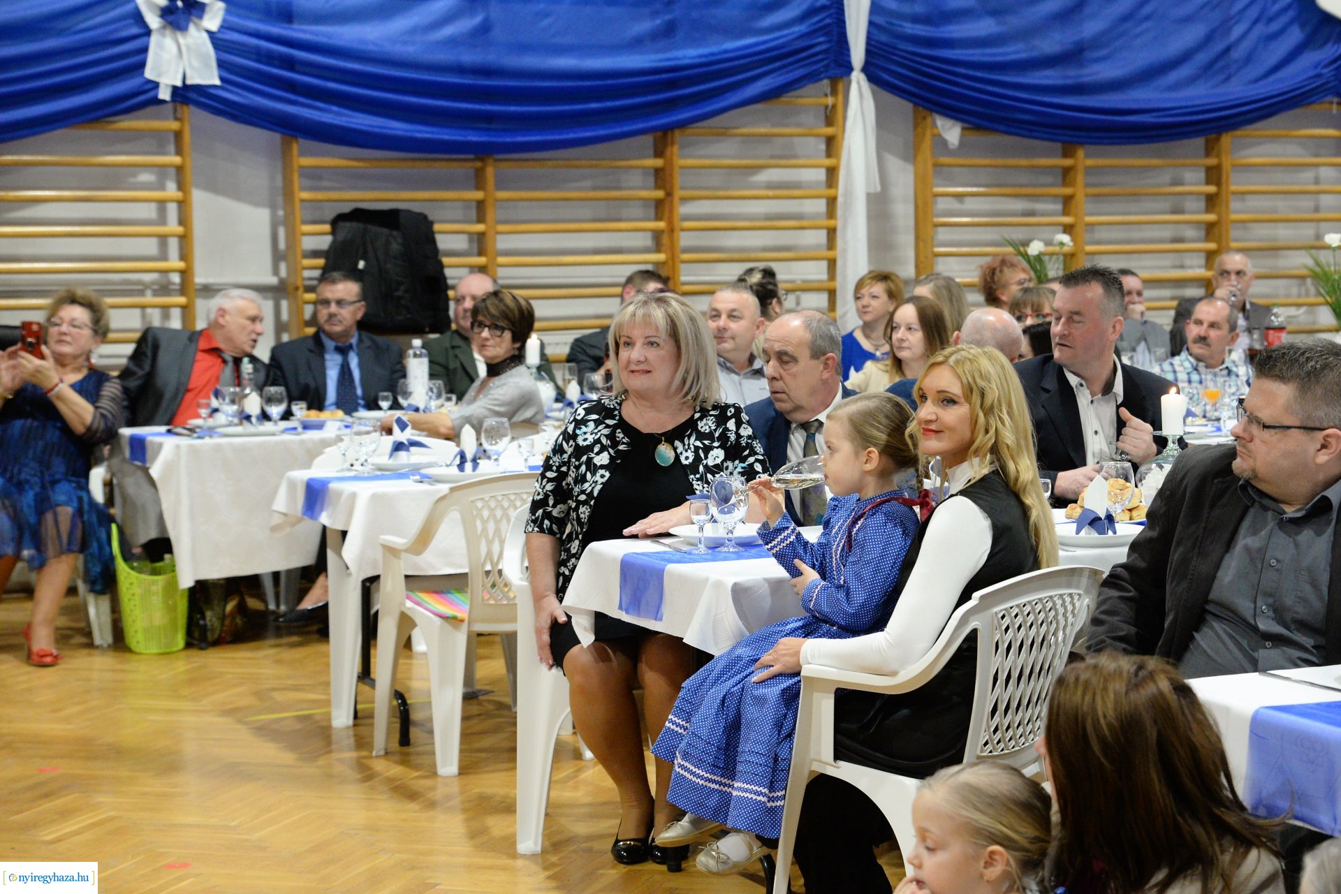 Alapítványi bál Sóstóhegyen