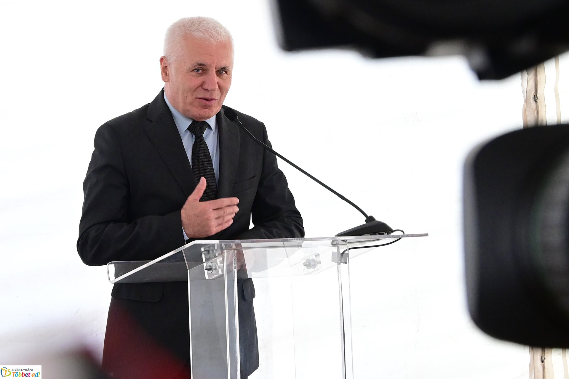 Alapkőletétel - új acélszerkezet-gyártó csarnokot épít az MCE