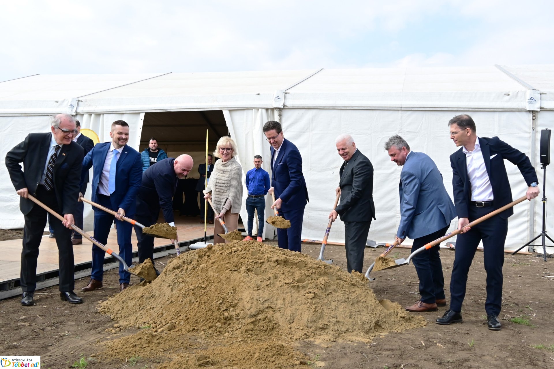 Alapkőletétel - új acélszerkezet-gyártó csarnokot épít az MCE