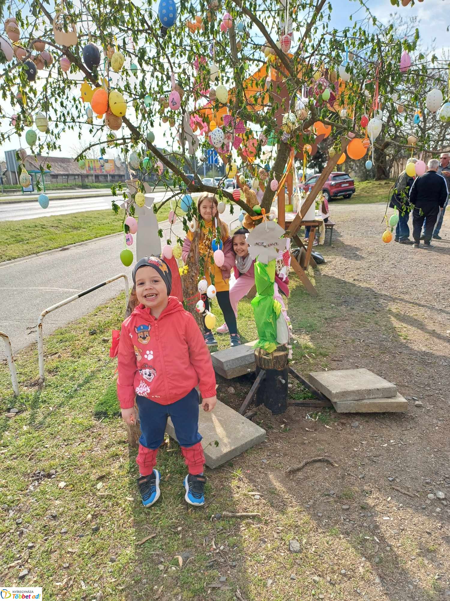 Áldott húsvéti ünnepet kíván az Orosért Közéleti Egyesület!