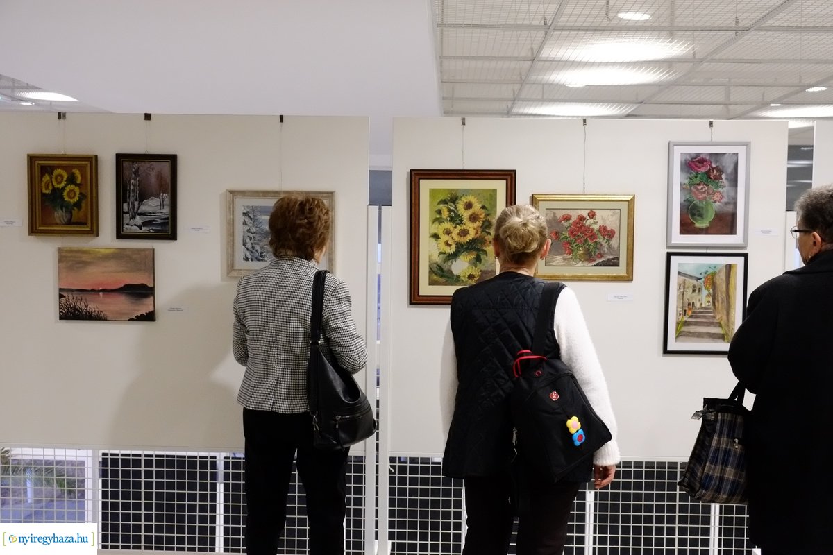 Alkotó idősek - kiállítás a kulturális központban