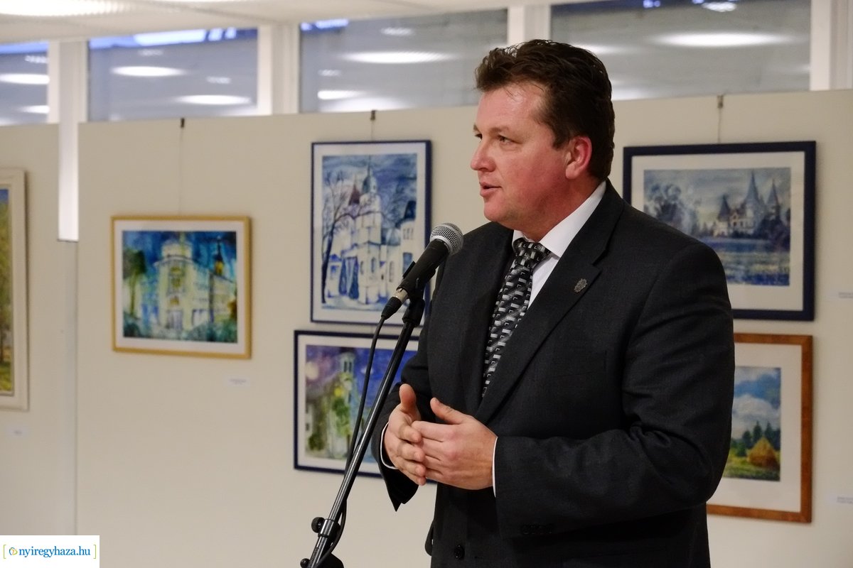 Alkotó idősek - kiállítás a kulturális központban