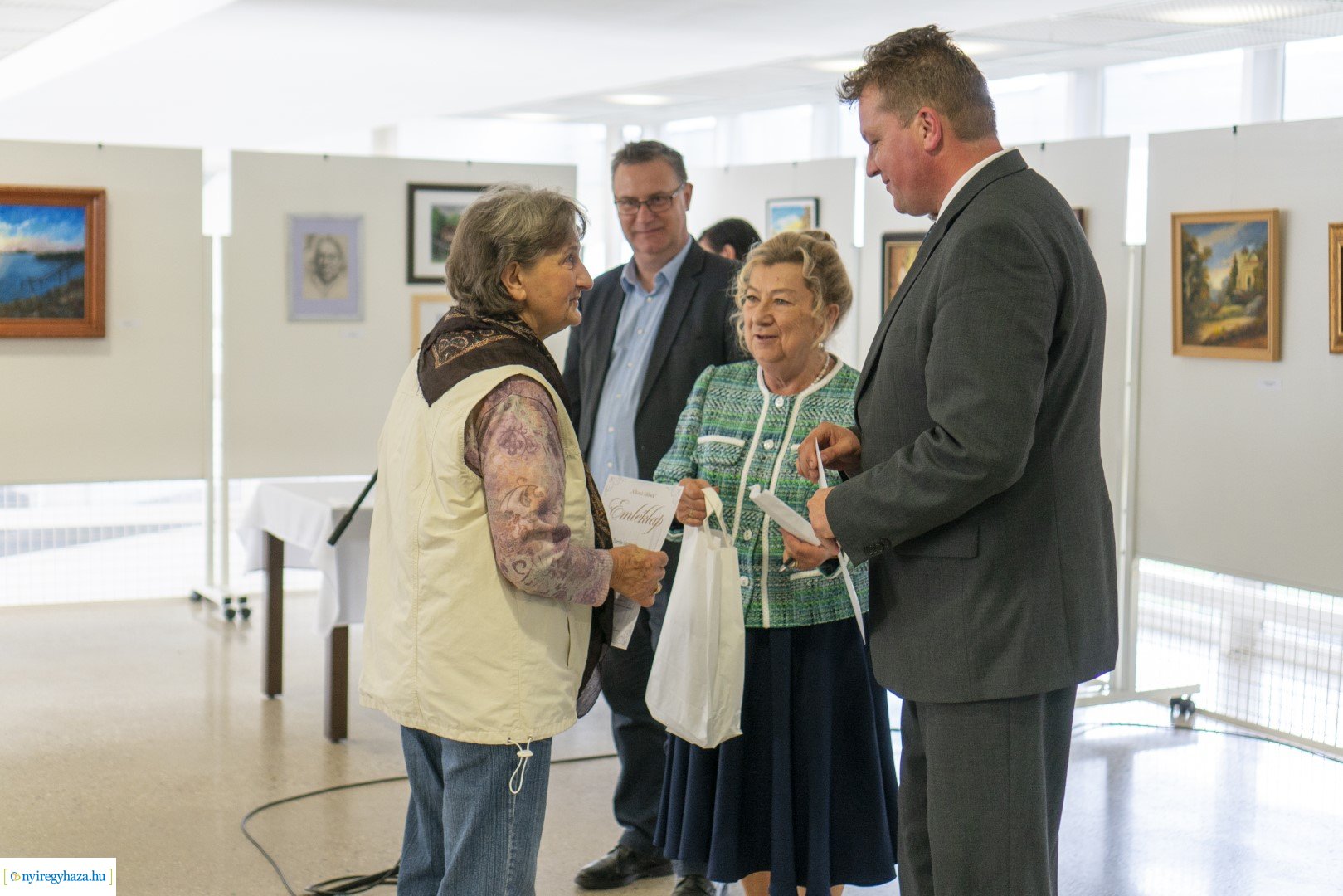 "Alkotó idősek" kiállítás megnyitó a VMKK-ban
