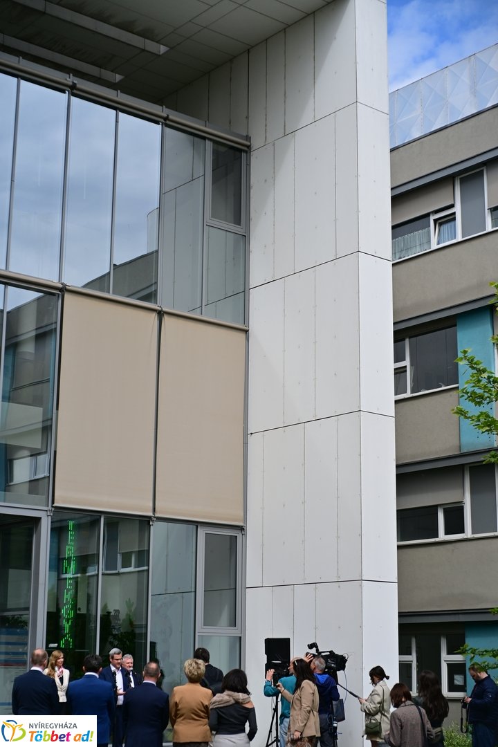 Államtitkári látogatás a Jósa András kórházban 2025 májusában