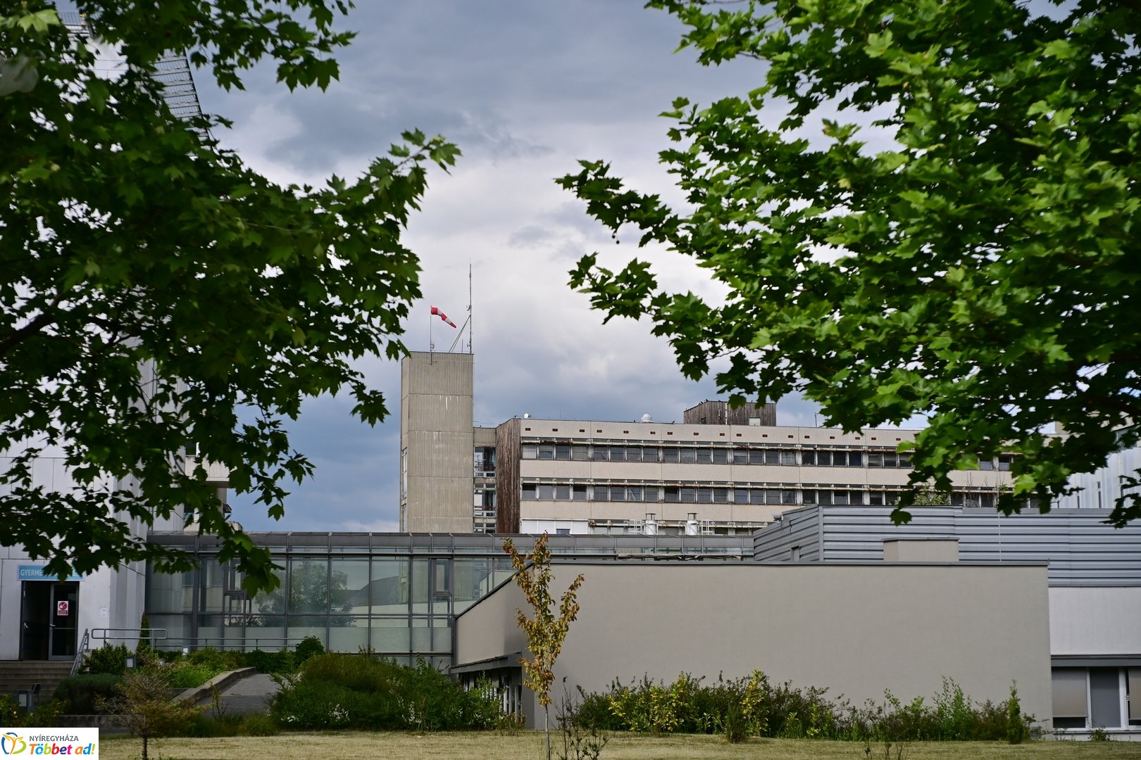 Államtitkári látogatás a Jósa András kórházban 2025 májusában