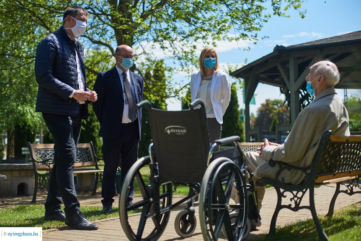 Államtitkári látogatás a Kálvineumban