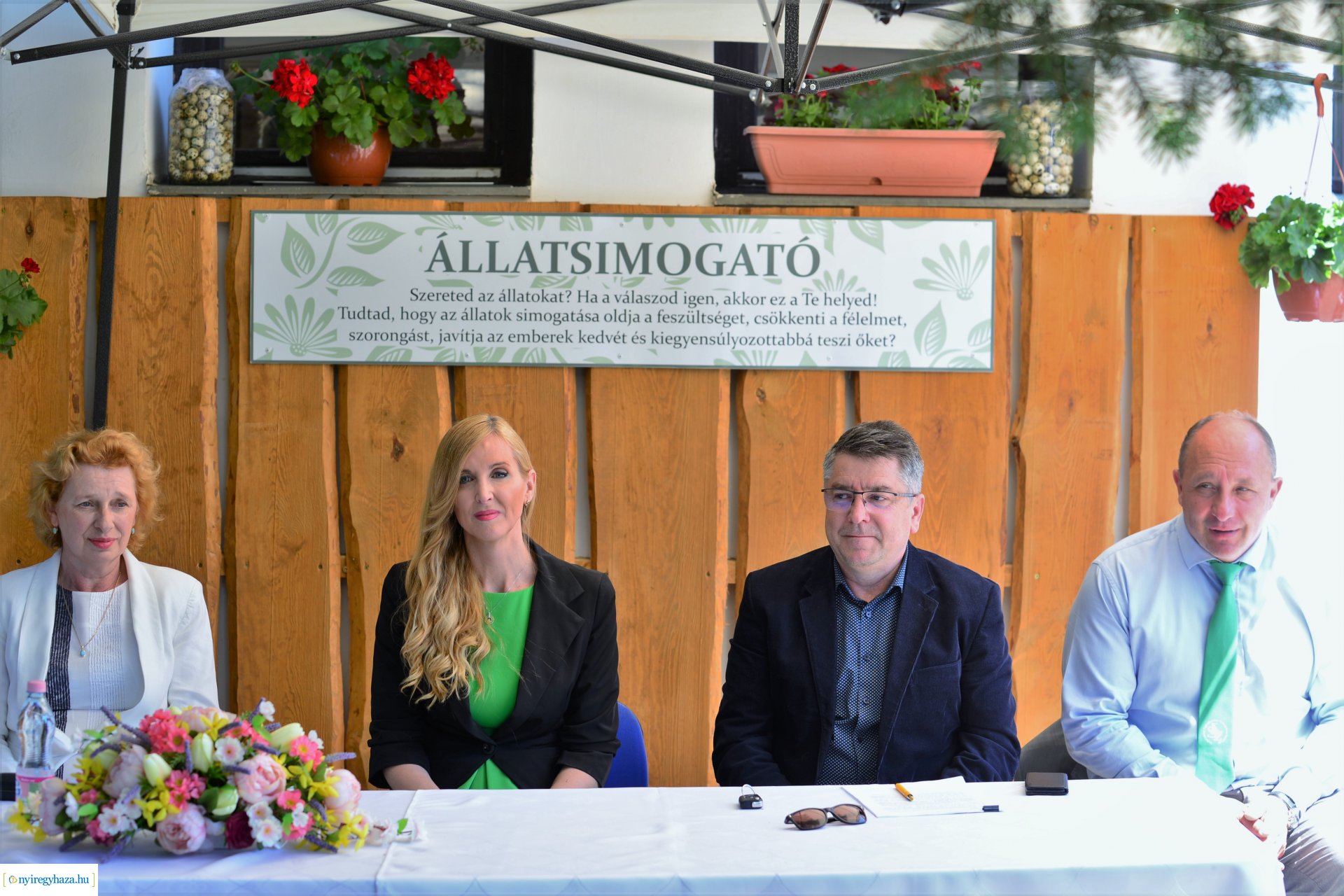 Állatsimogató és biokert átadás Sóstóhegyen