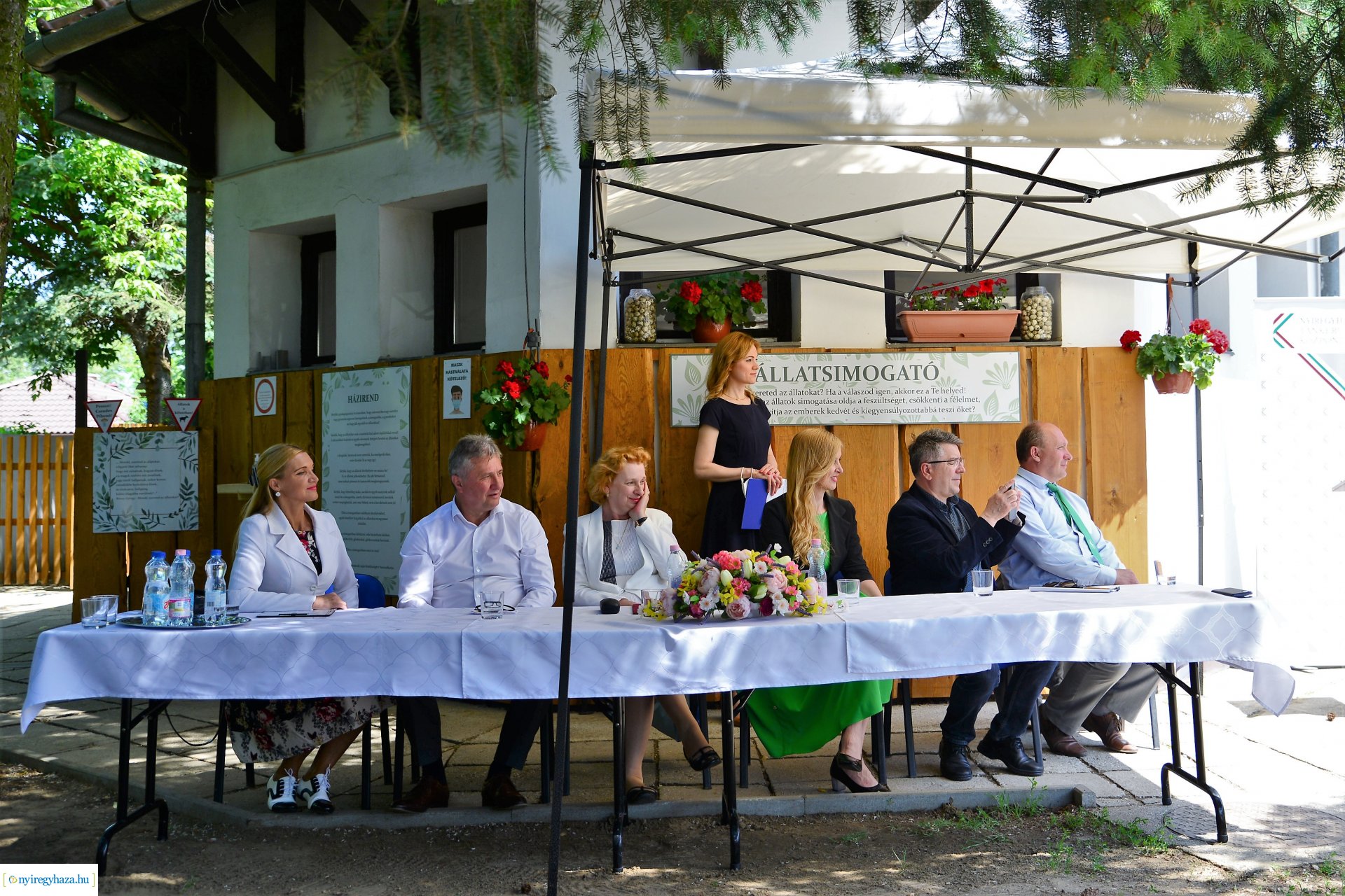 Állatsimogató és biokert átadás Sóstóhegyen