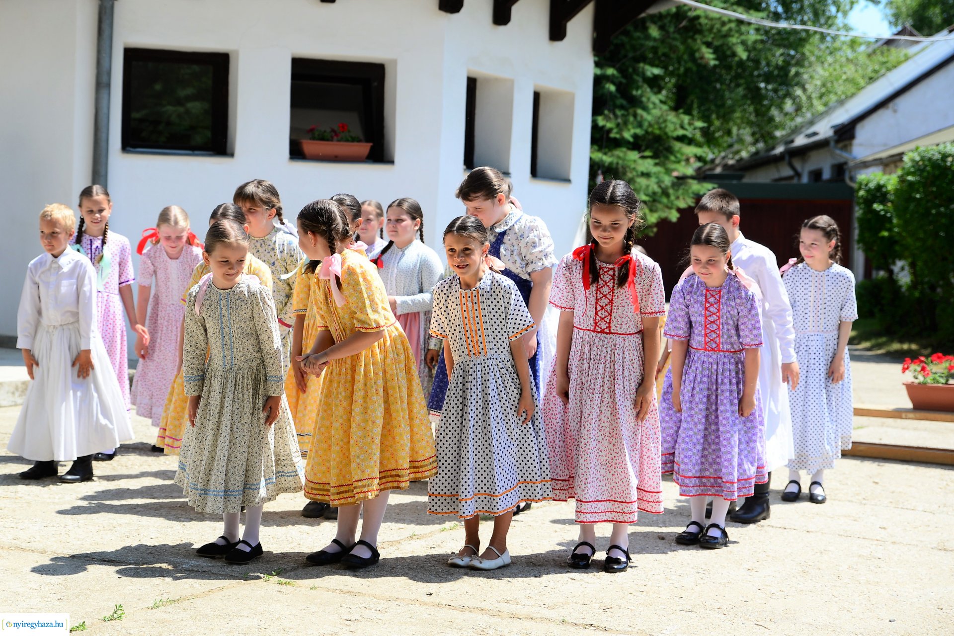 Állatsimogató és biokert átadás Sóstóhegyen