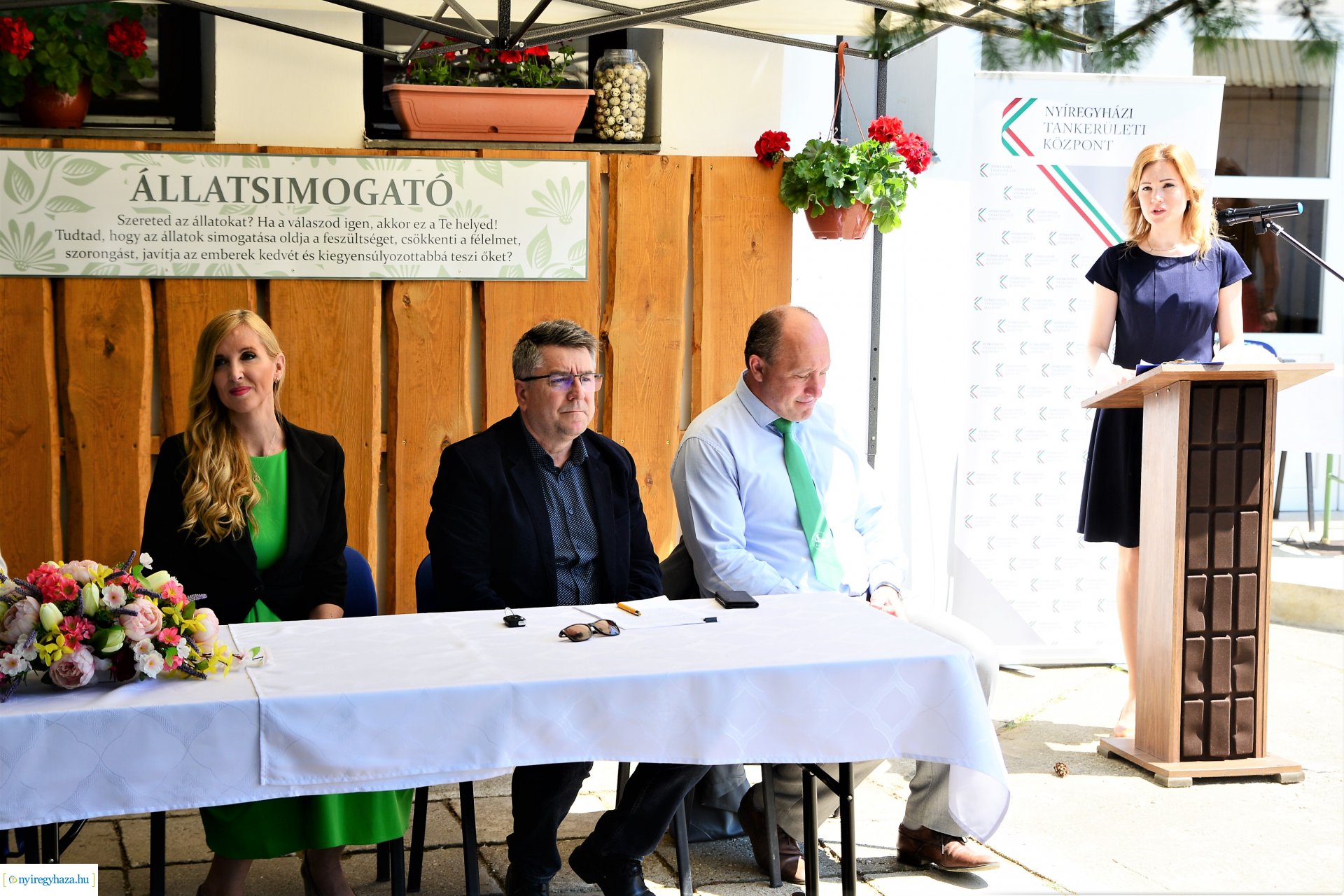 Állatsimogató és biokert átadás Sóstóhegyen